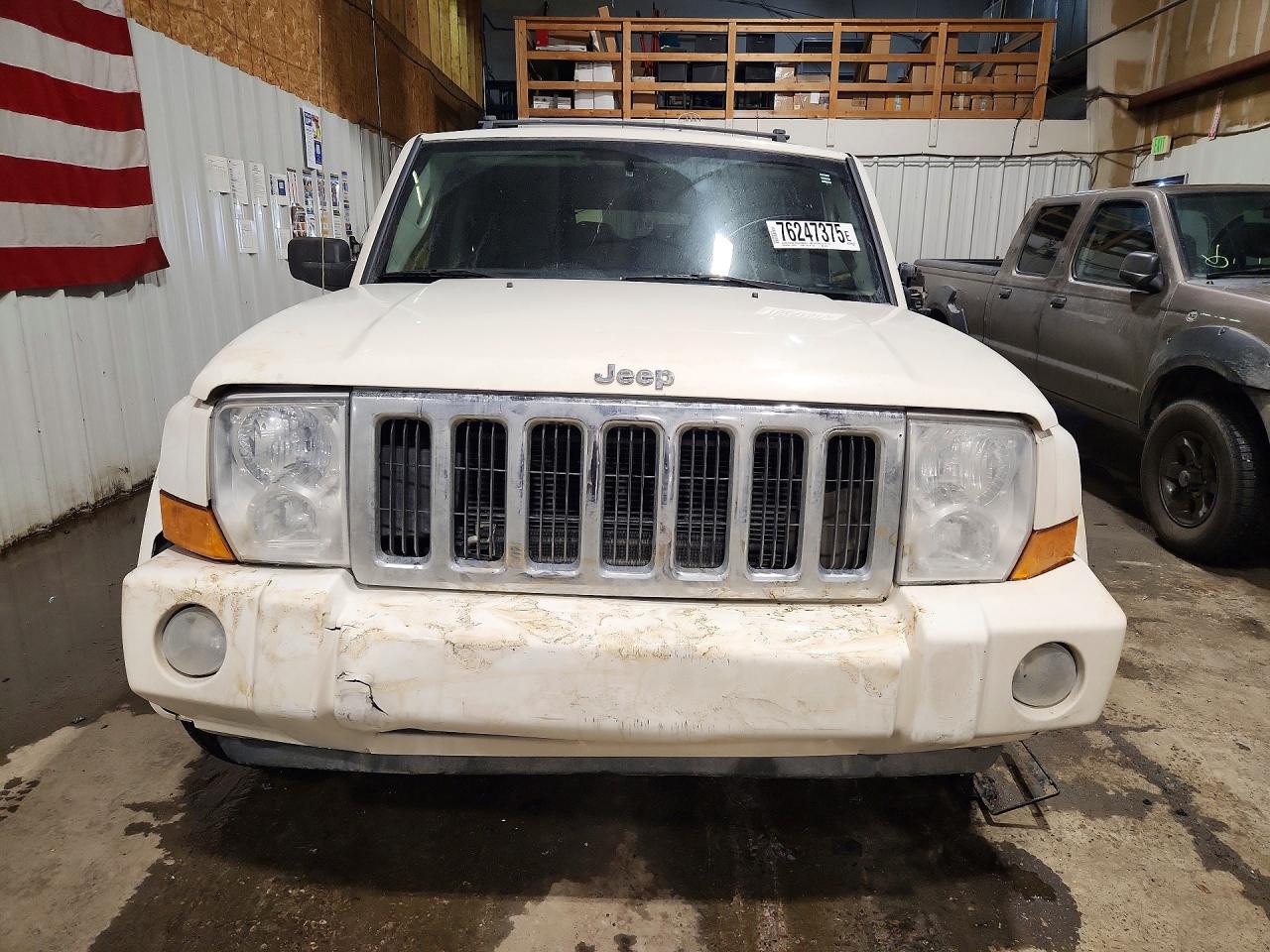 2009 Jeep Commander Sport White vin: 1J8HG48K89C542057