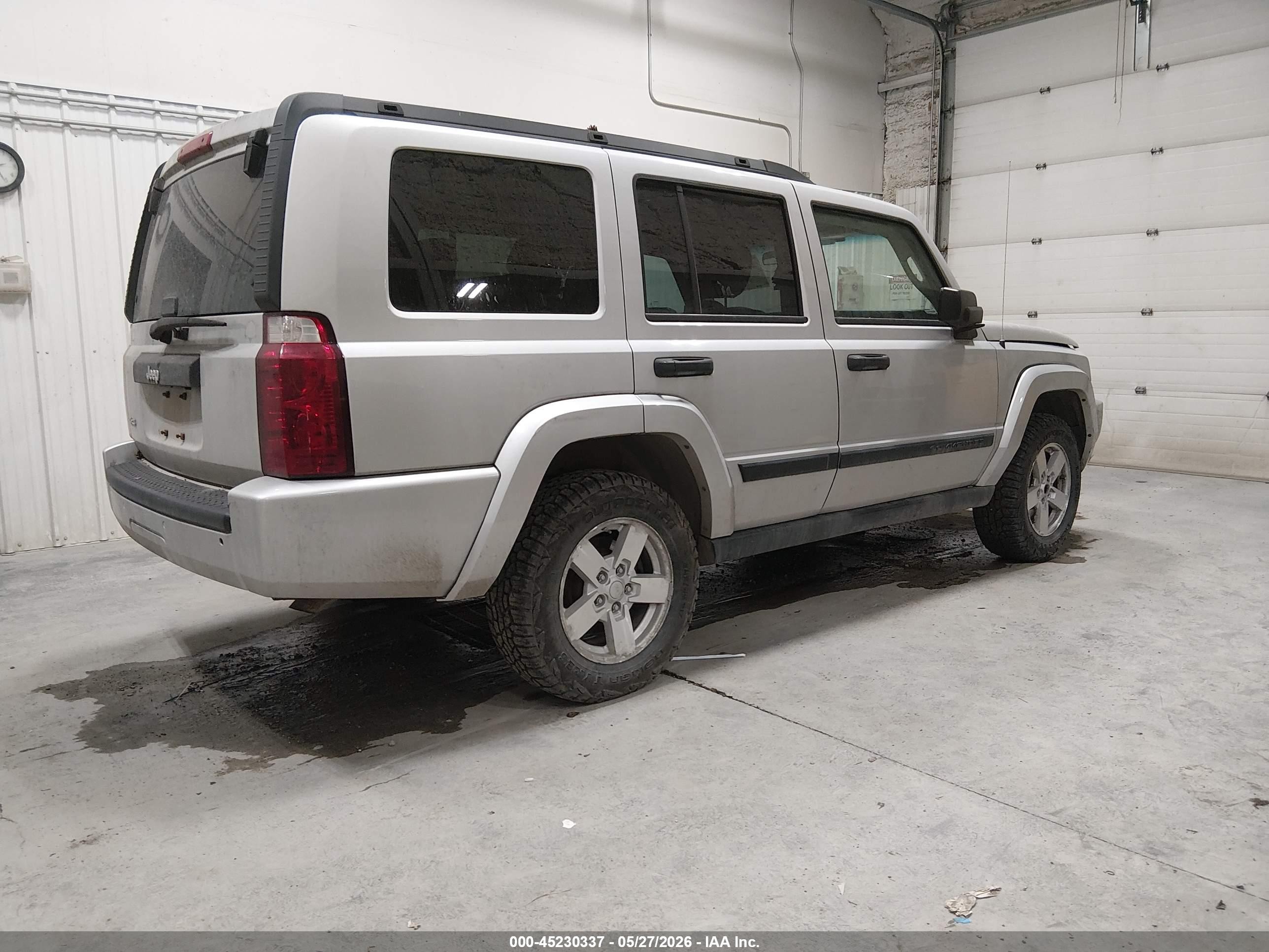 2006 Jeep Commander   Silver vin: 1J8HG48K96C346401