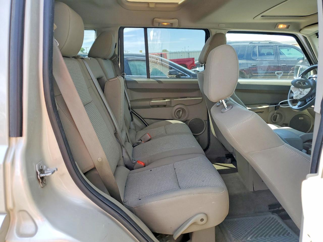 2007 Jeep Commander Желто-коричневый vin: 1J8HG48K97C669641
