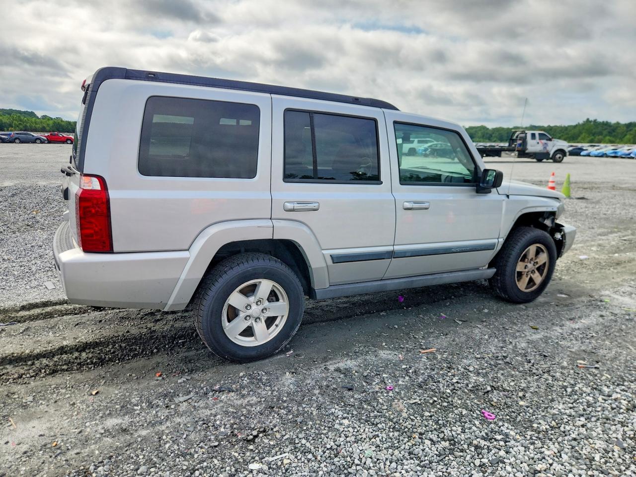 2007 Jeep Commander Серебряный vin: 1J8HG48K97C699545