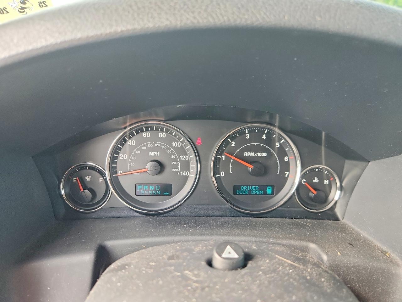 2007 Jeep Commander Серебряный vin: 1J8HG48K97C699545