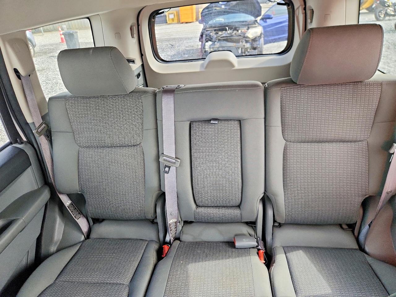 2007 Jeep Commander Серебряный vin: 1J8HG48K97C699545
