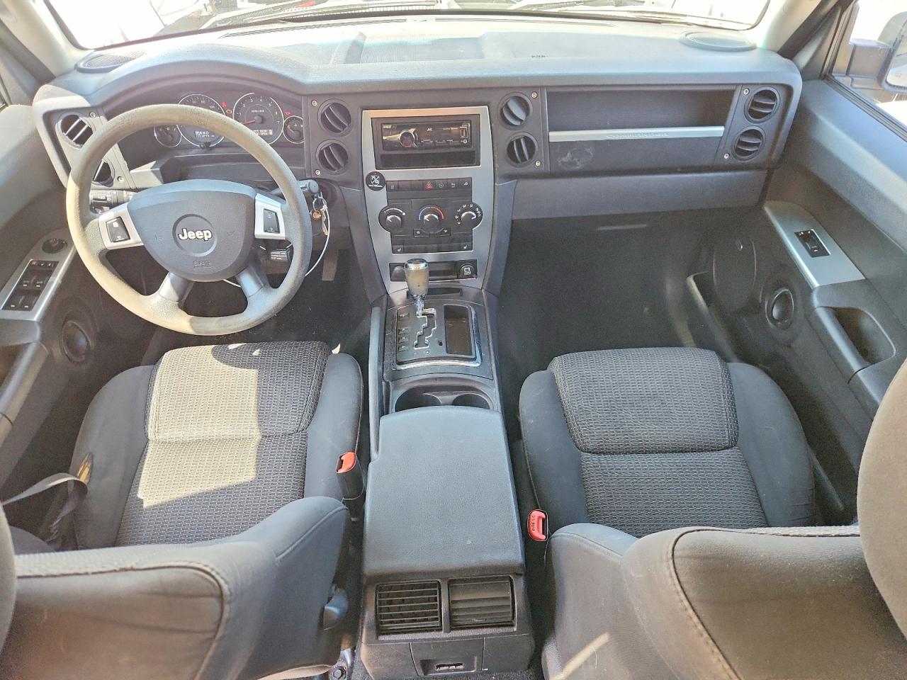 2008 Jeep Commander Sport Silver vin: 1J8HG48KX8C149658