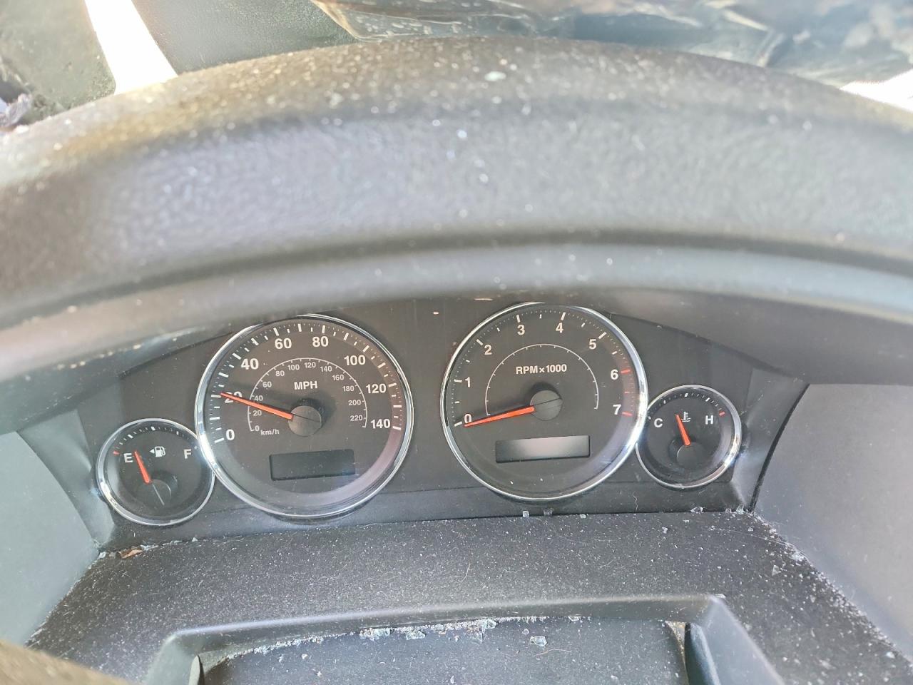 2008 Jeep Commander Sport White vin: 1J8HG48KX8C199699