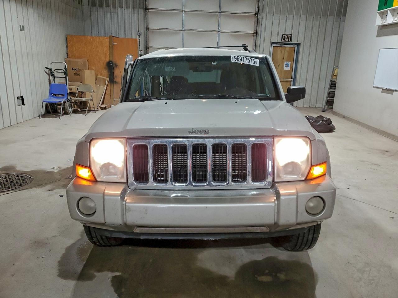 2009 Jeep Commander Sport Tan vin: 1J8HG48KX9C501073