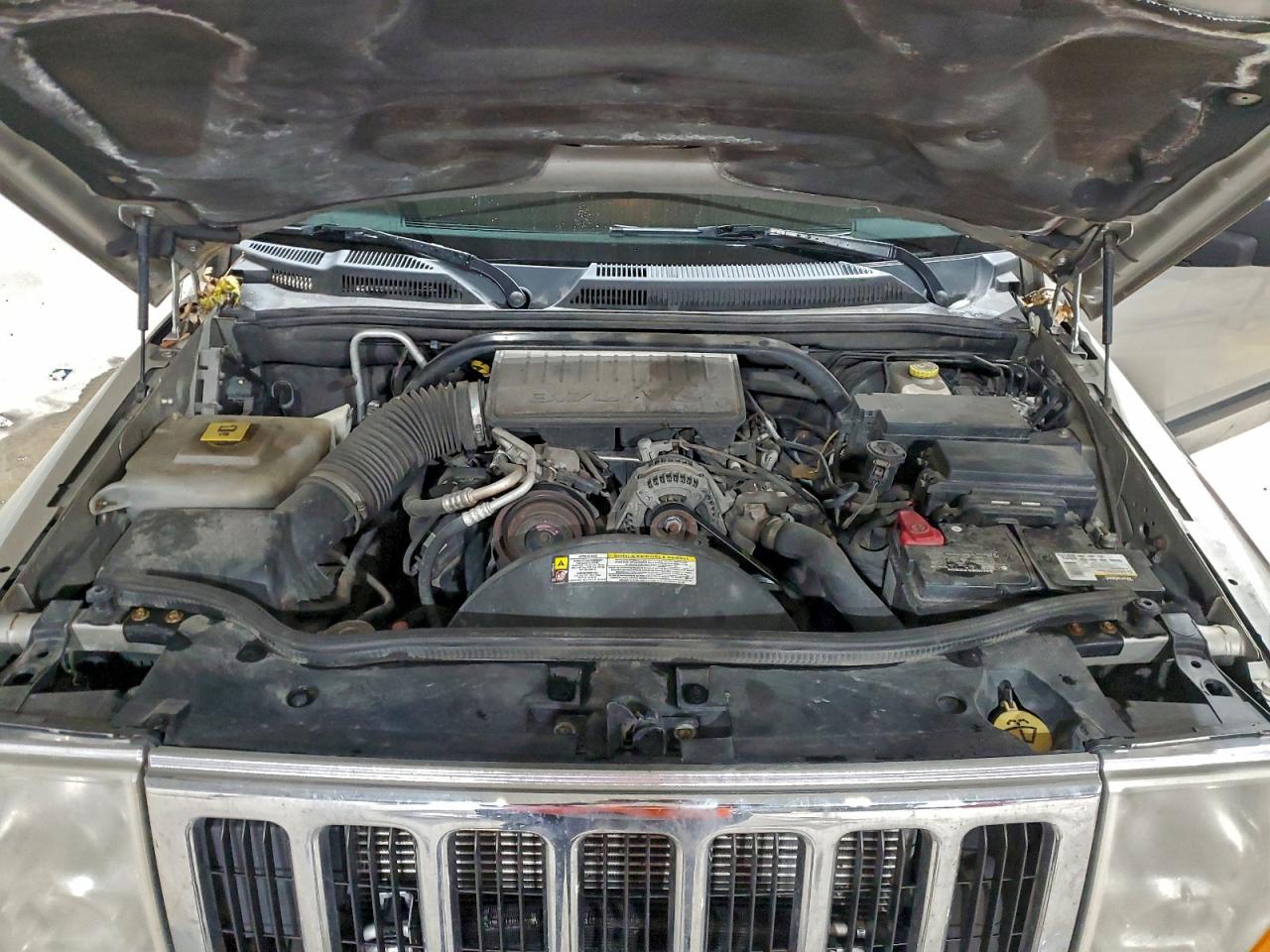 2009 Jeep Commander Sport Tan vin: 1J8HG48KX9C501073