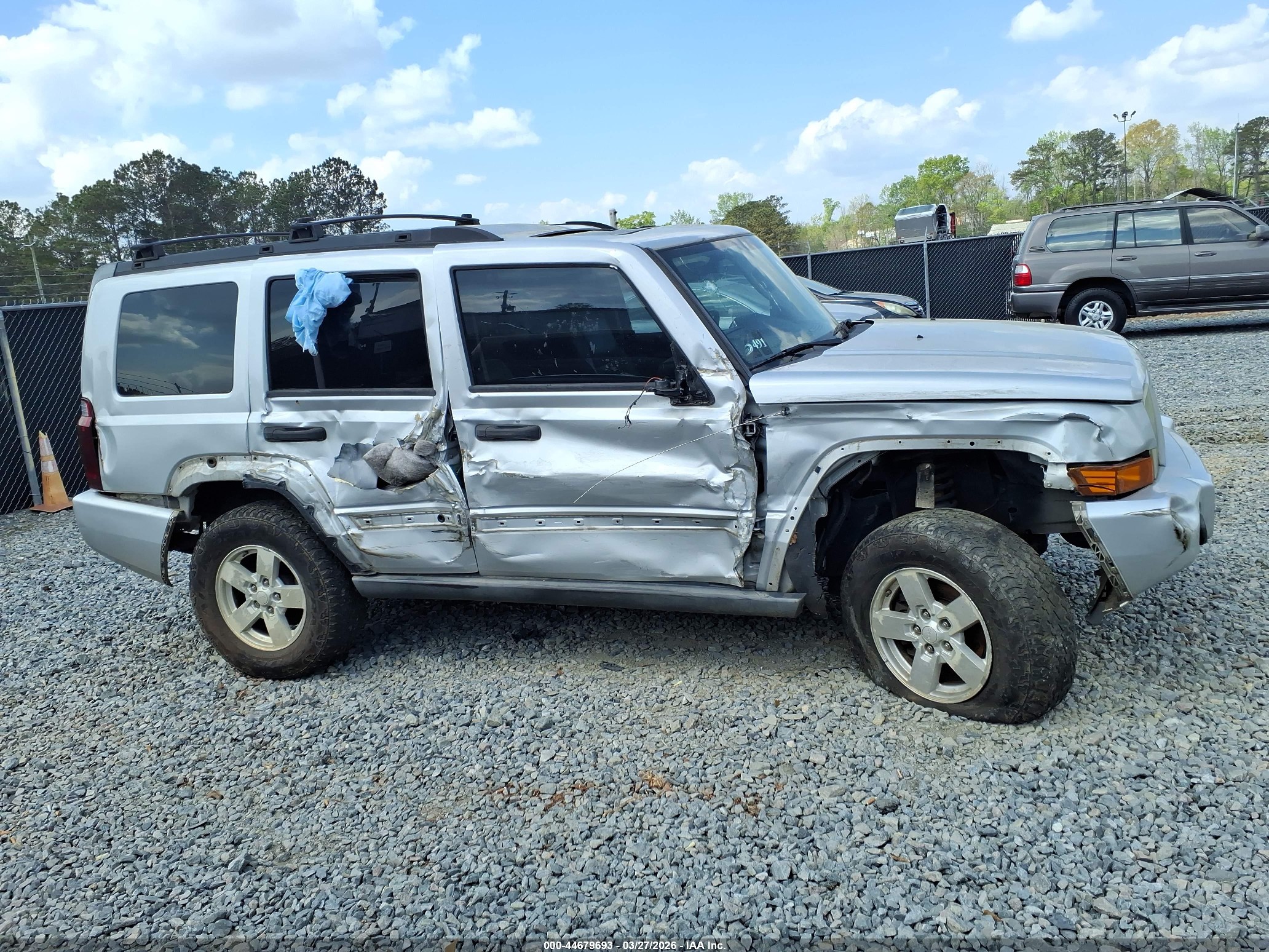 2006 Jeep Commander   Silver vin: 1J8HG48N06C304046