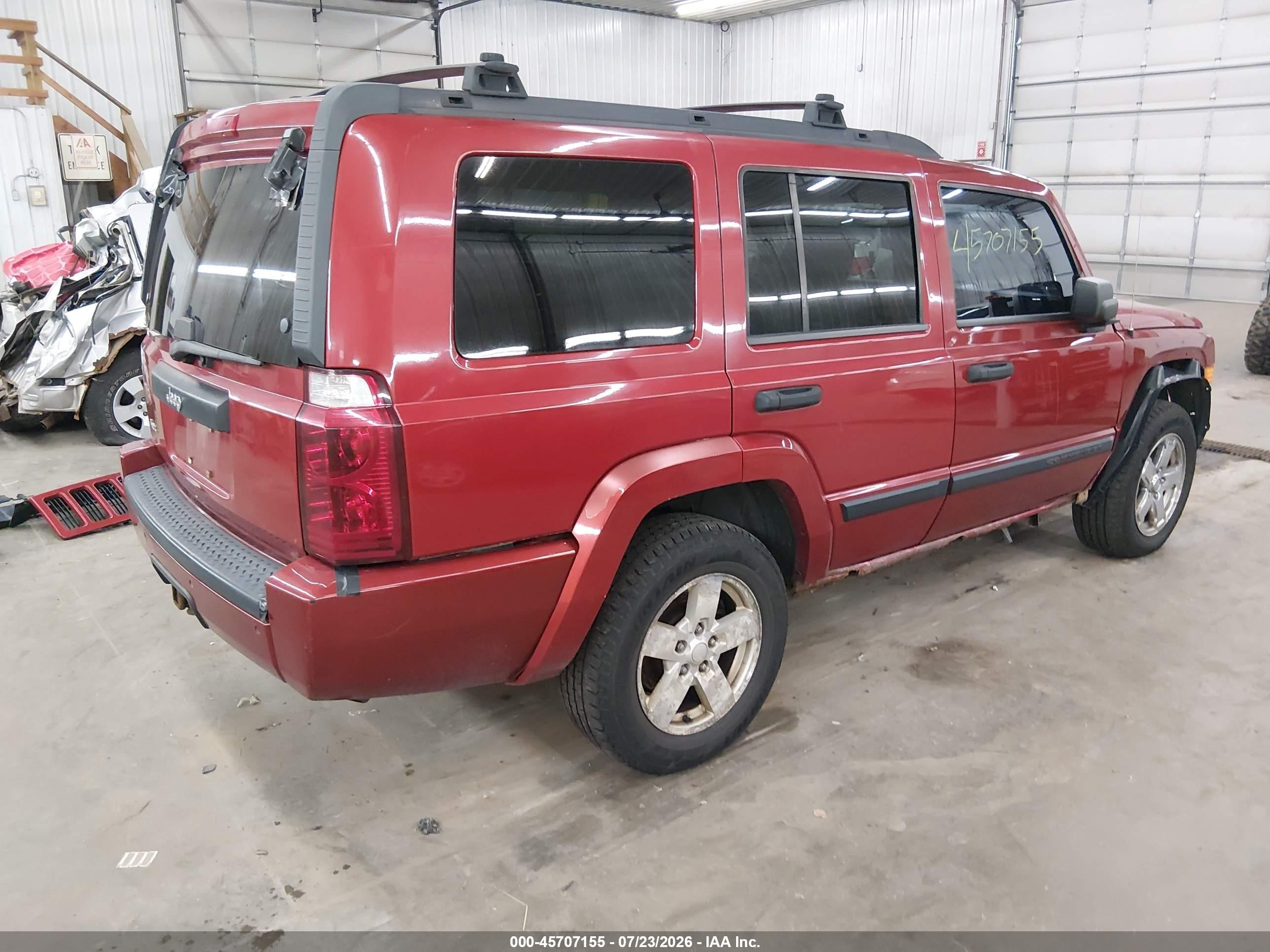 2006 Jeep Commander   Red vin: 1J8HG48N06C354509