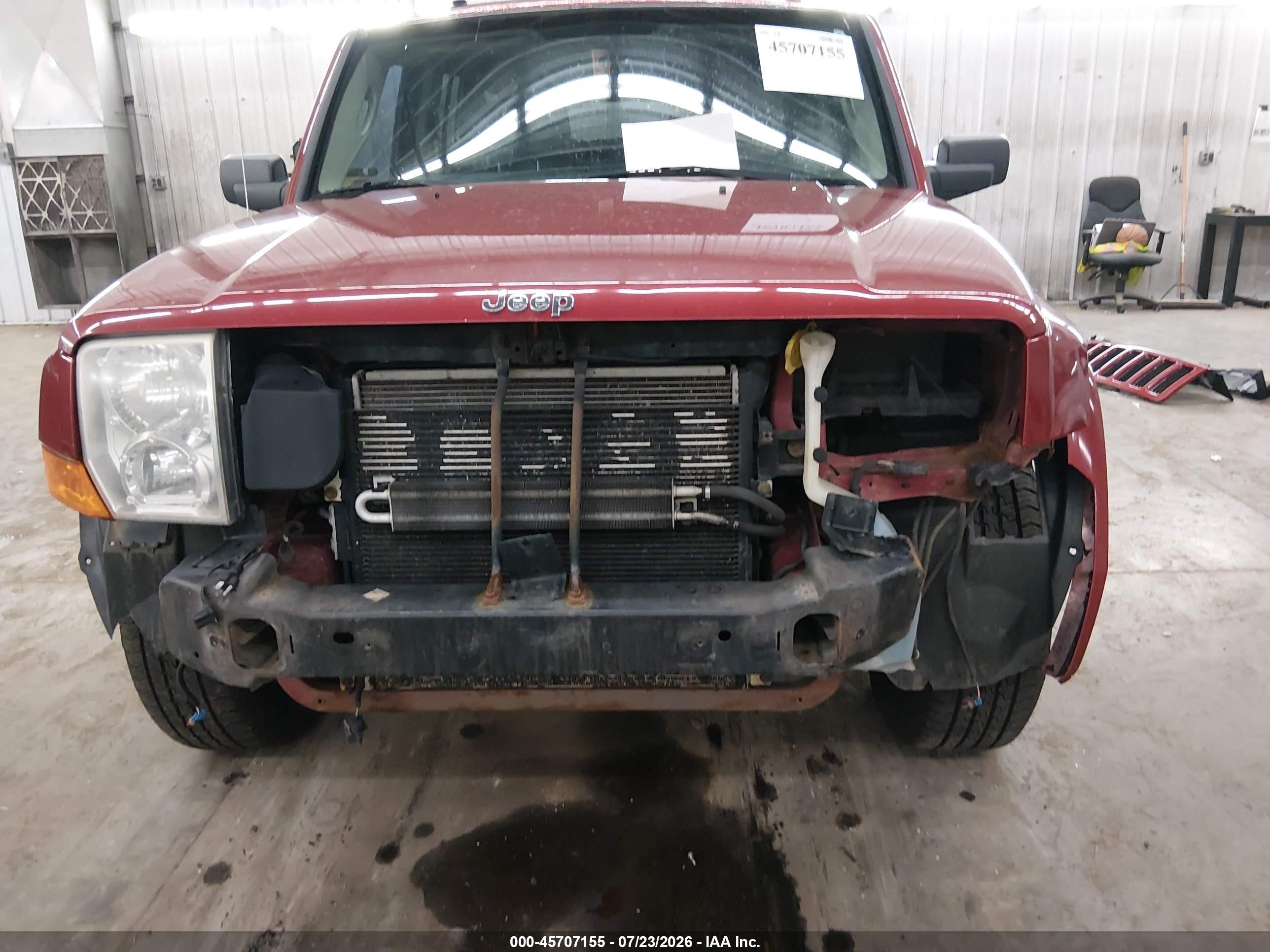 2006 Jeep Commander   Red vin: 1J8HG48N06C354509