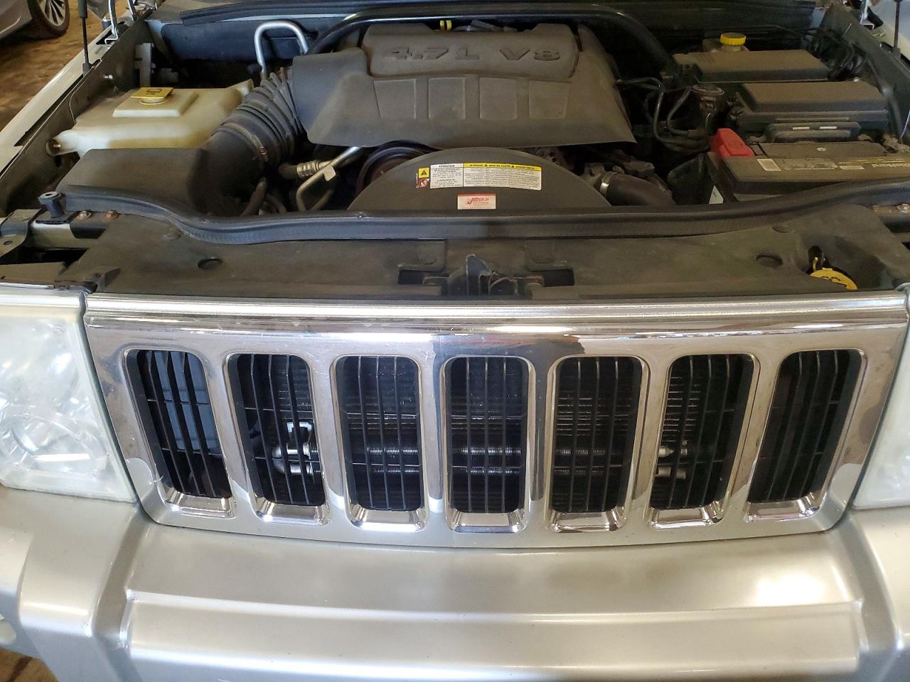 2008 Jeep Commander Sport Silver vin: 1J8HG48N68C172087