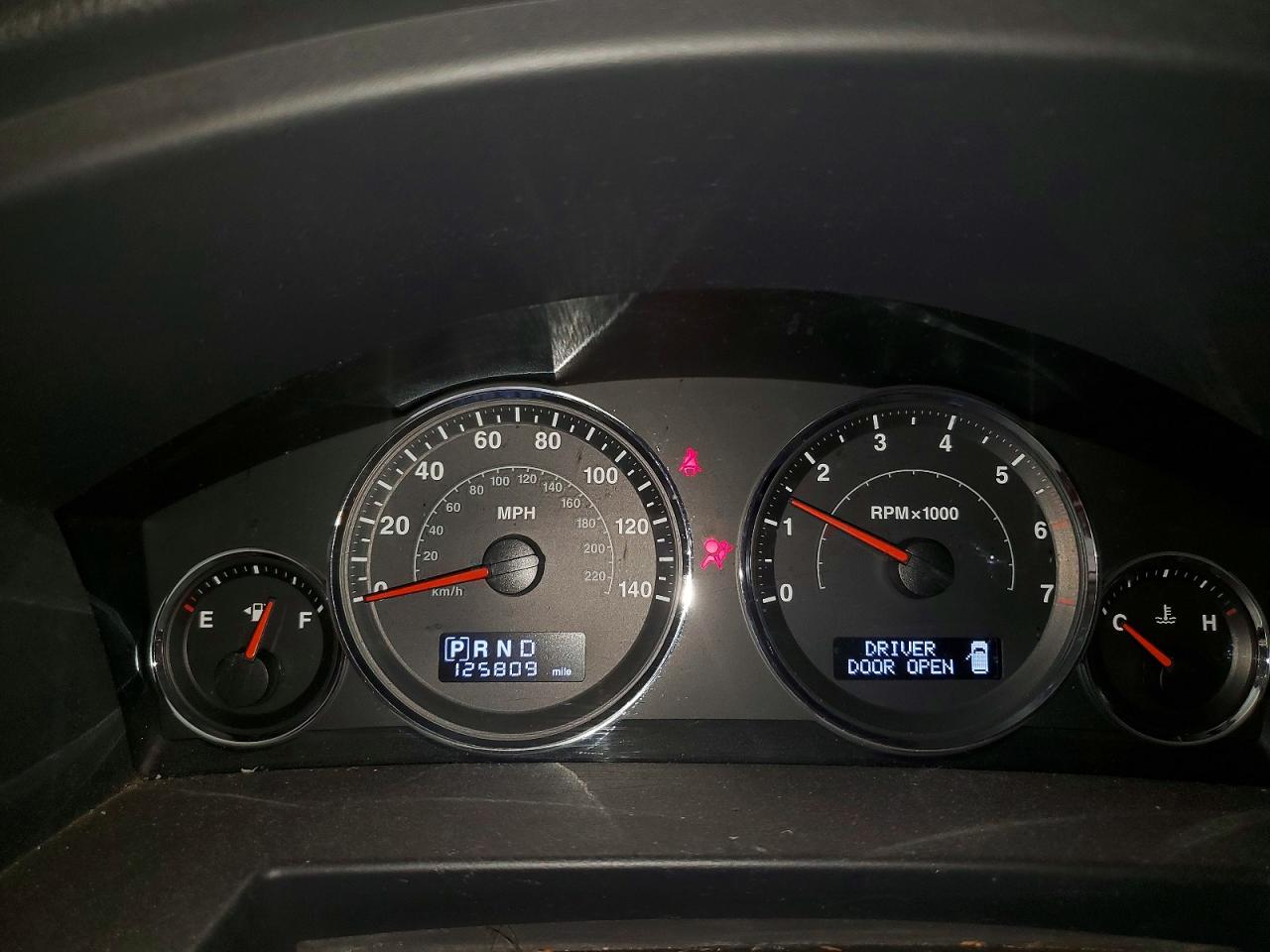 2008 Jeep Commander Sport Silver vin: 1J8HG48N68C172087