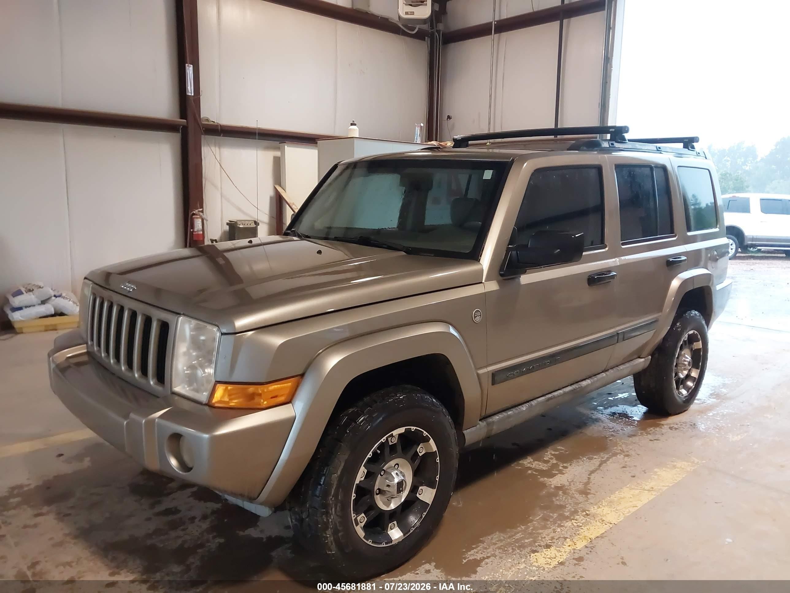2006 Jeep Commander   Gold vin: 1J8HG48N76C247120
