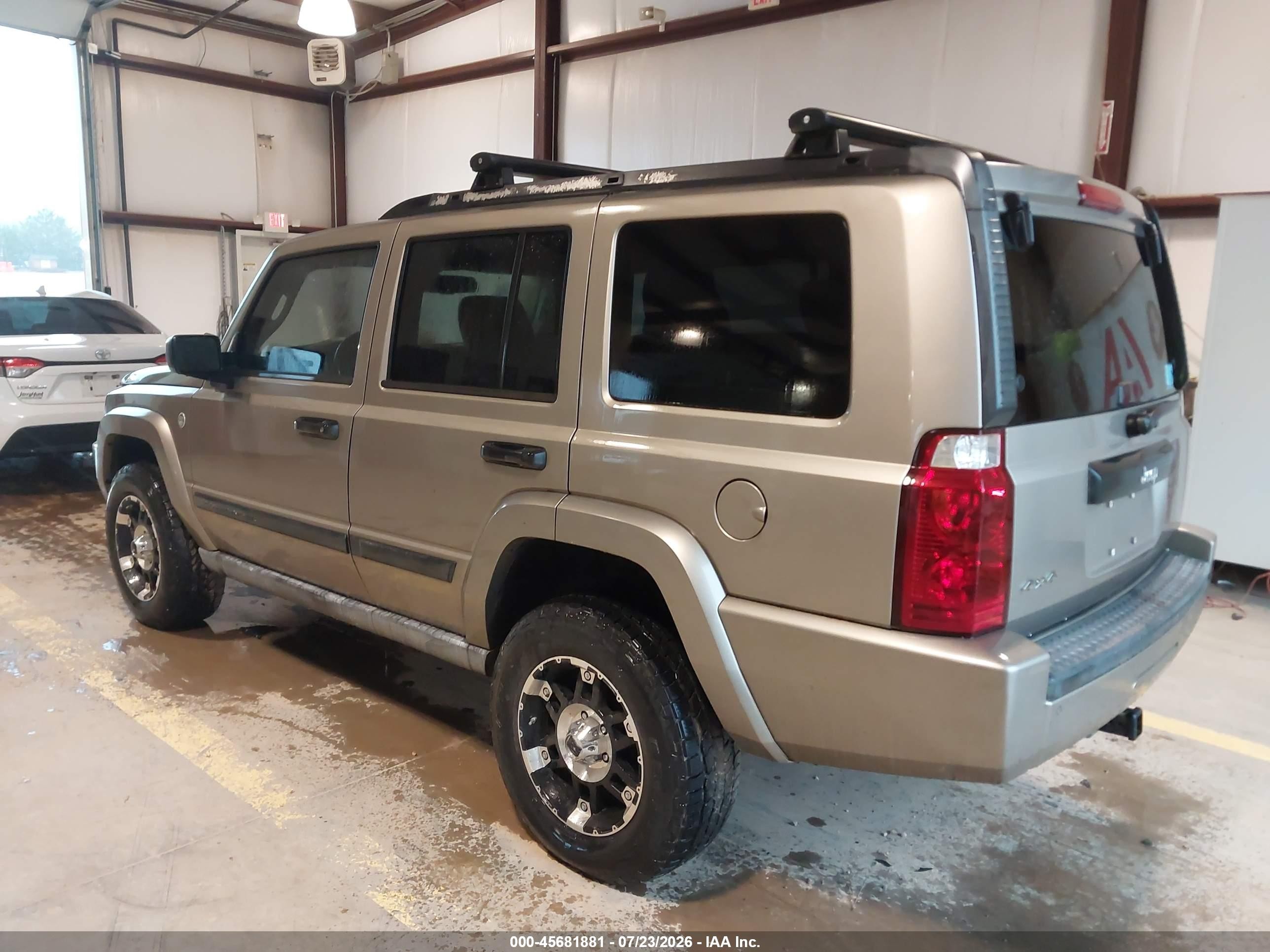 2006 Jeep Commander   Gold vin: 1J8HG48N76C247120