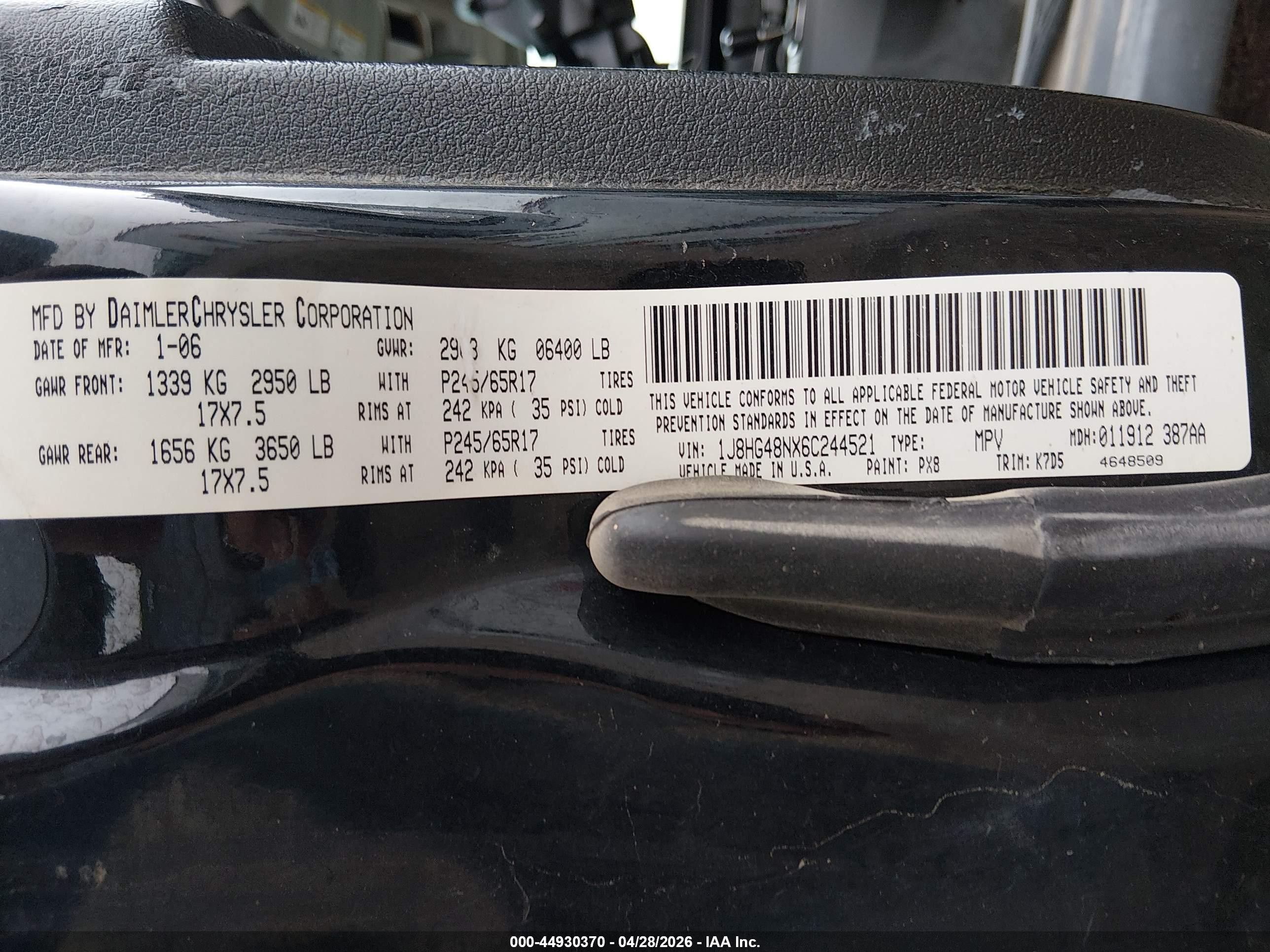 2006 Jeep Commander   Black vin: 1J8HG48NX6C244521
