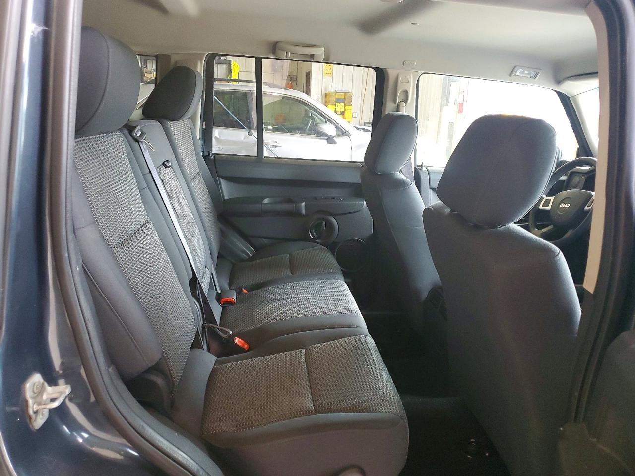 2008 Jeep Commander Sport Charcoal vin: 1J8HG48NX8C159200