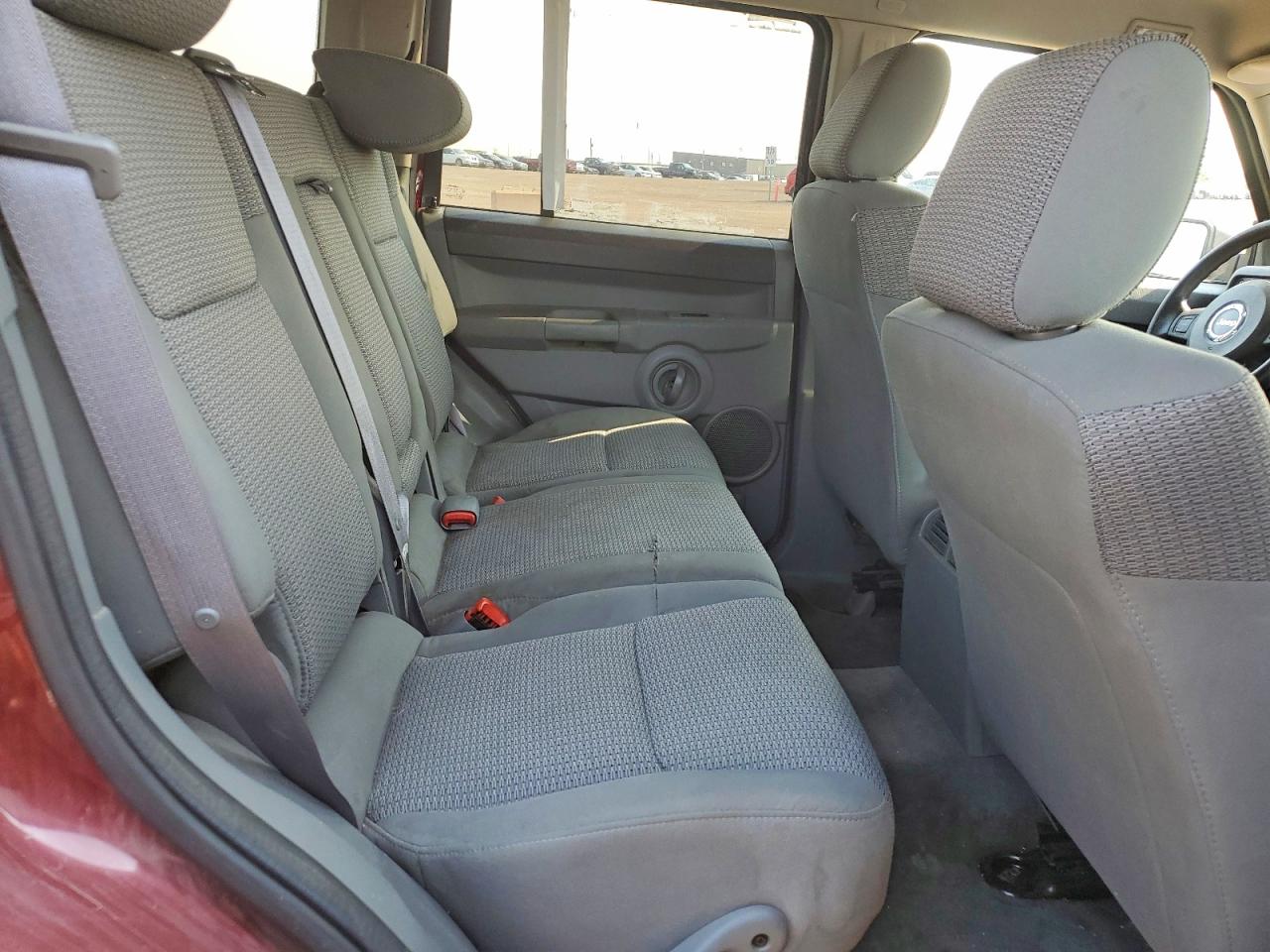 2007 Jeep Commander Burgundy vin: 1J8HG48P17C593828