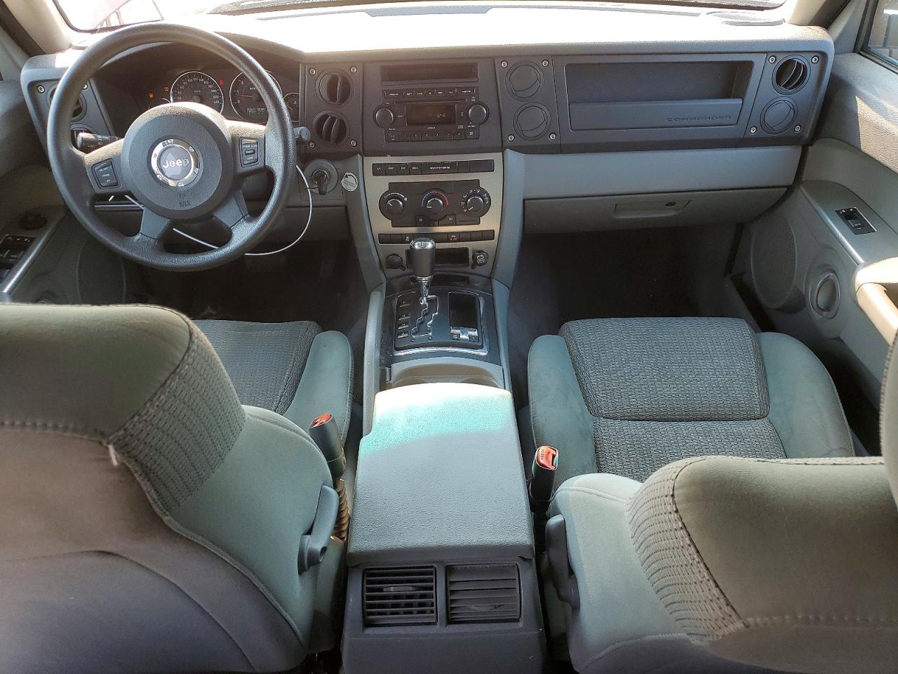 2007 Jeep Commander Burgundy vin: 1J8HG48P17C593828