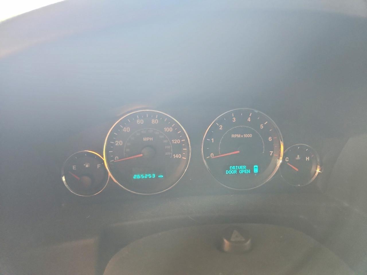 2007 Jeep Commander Silver vin: 1J8HG48P17C621420