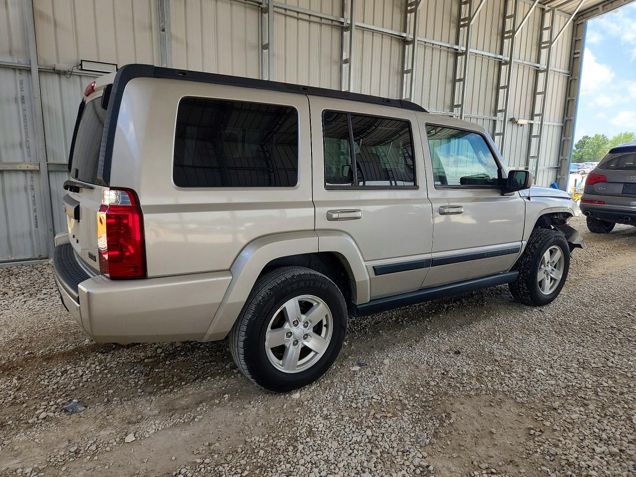 2007 Jeep Commander Tan vin: 1J8HG48P67C562705