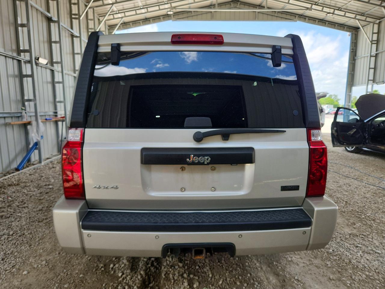 2007 Jeep Commander Tan vin: 1J8HG48P67C562705