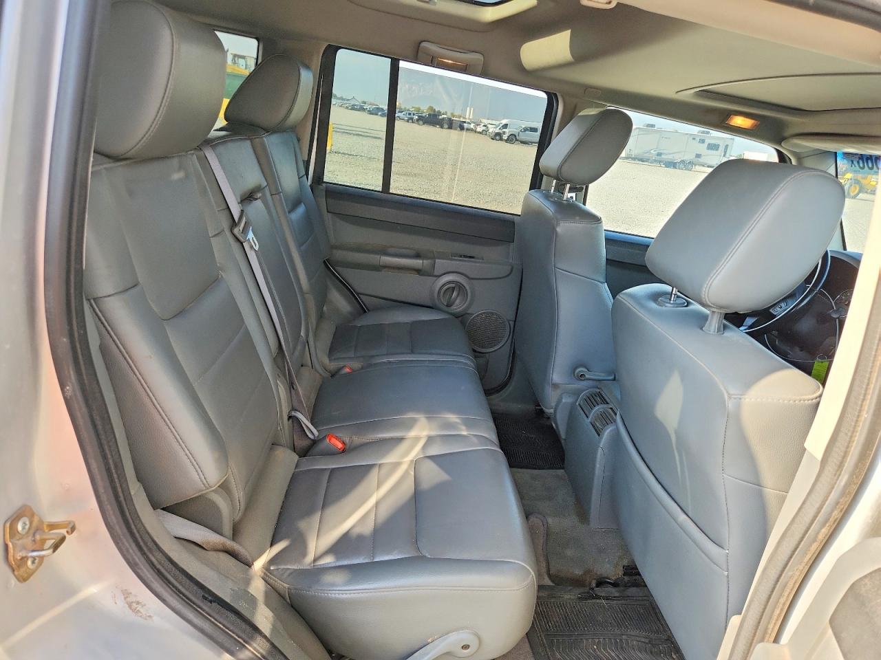 2007 Jeep Commander Silver vin: 1J8HG48P77C591940