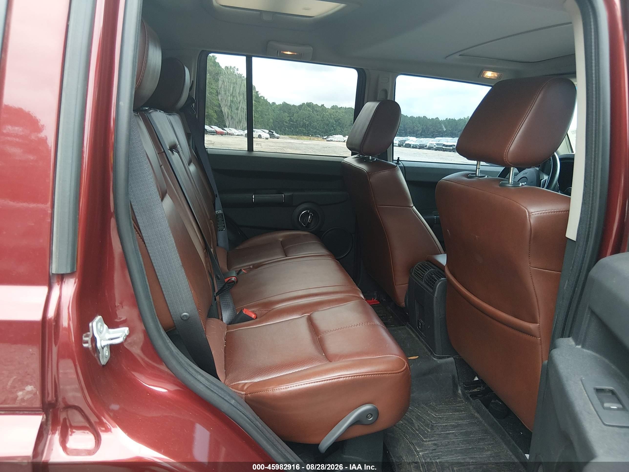 2008 Jeep Commander Limited Red vin: 1J8HG58N28C205852