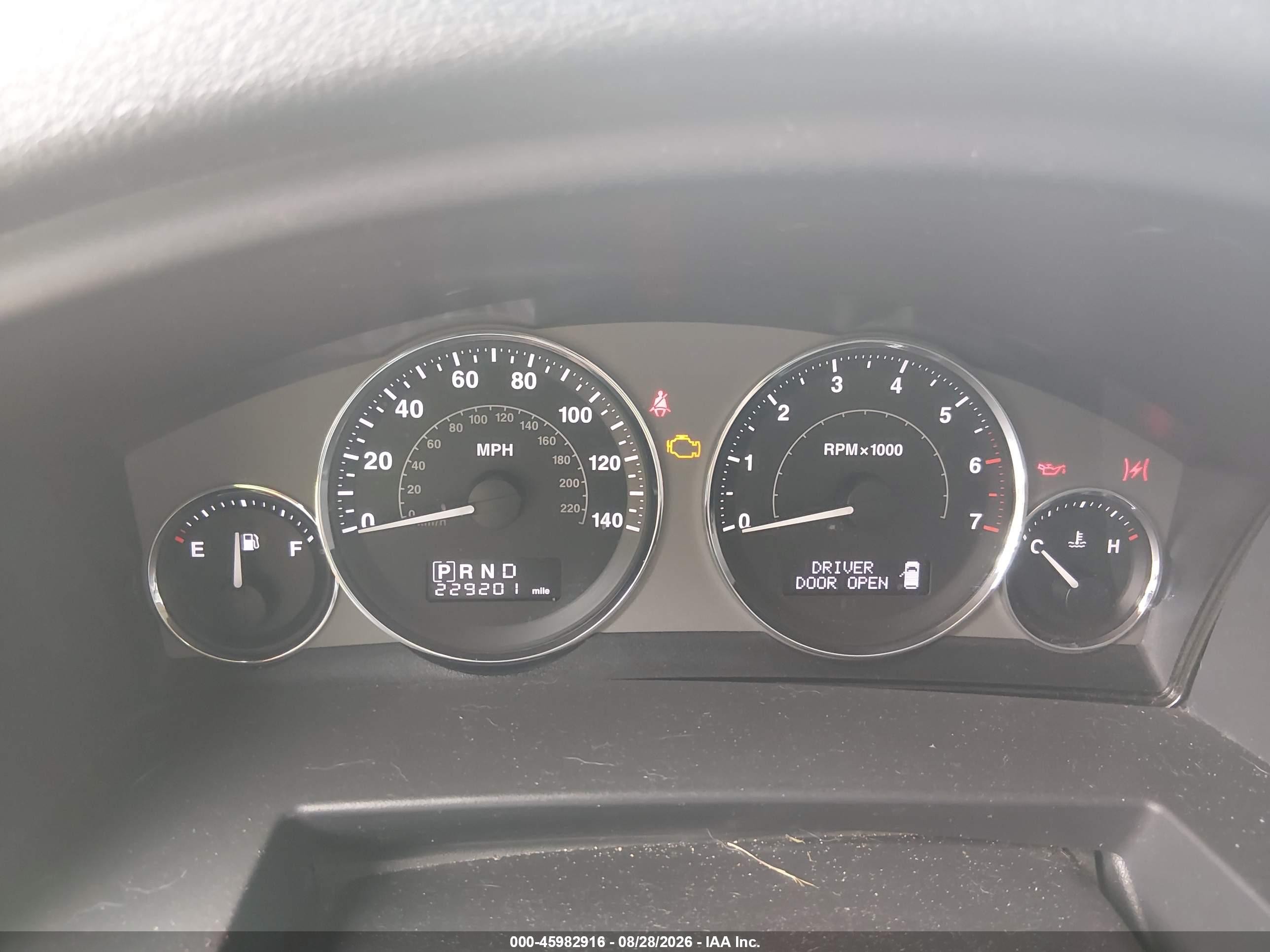 2008 Jeep Commander Limited Red vin: 1J8HG58N28C205852