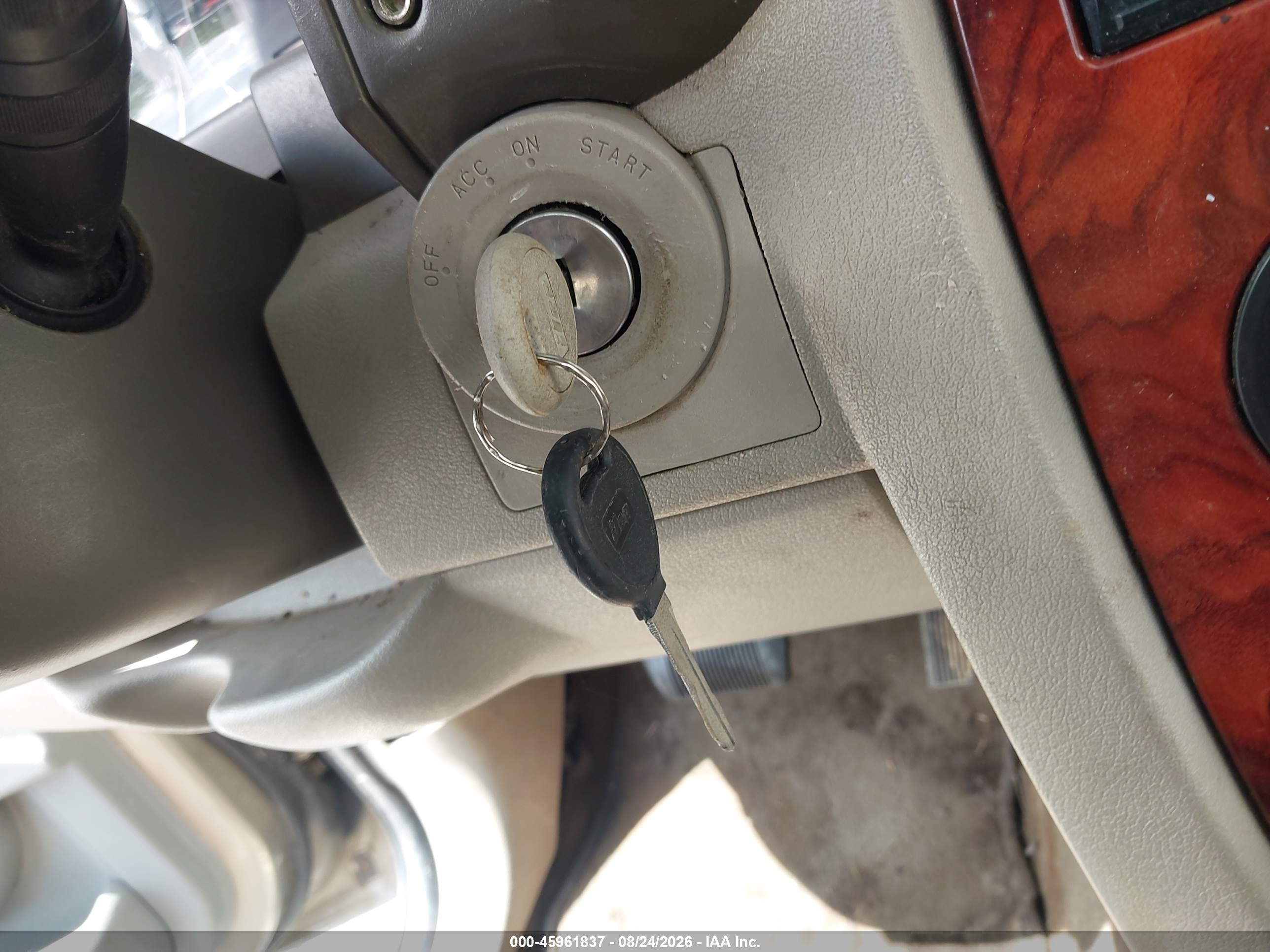 2006 Jeep Commander Limited Champagne vin: 1J8HG58NX6C192507