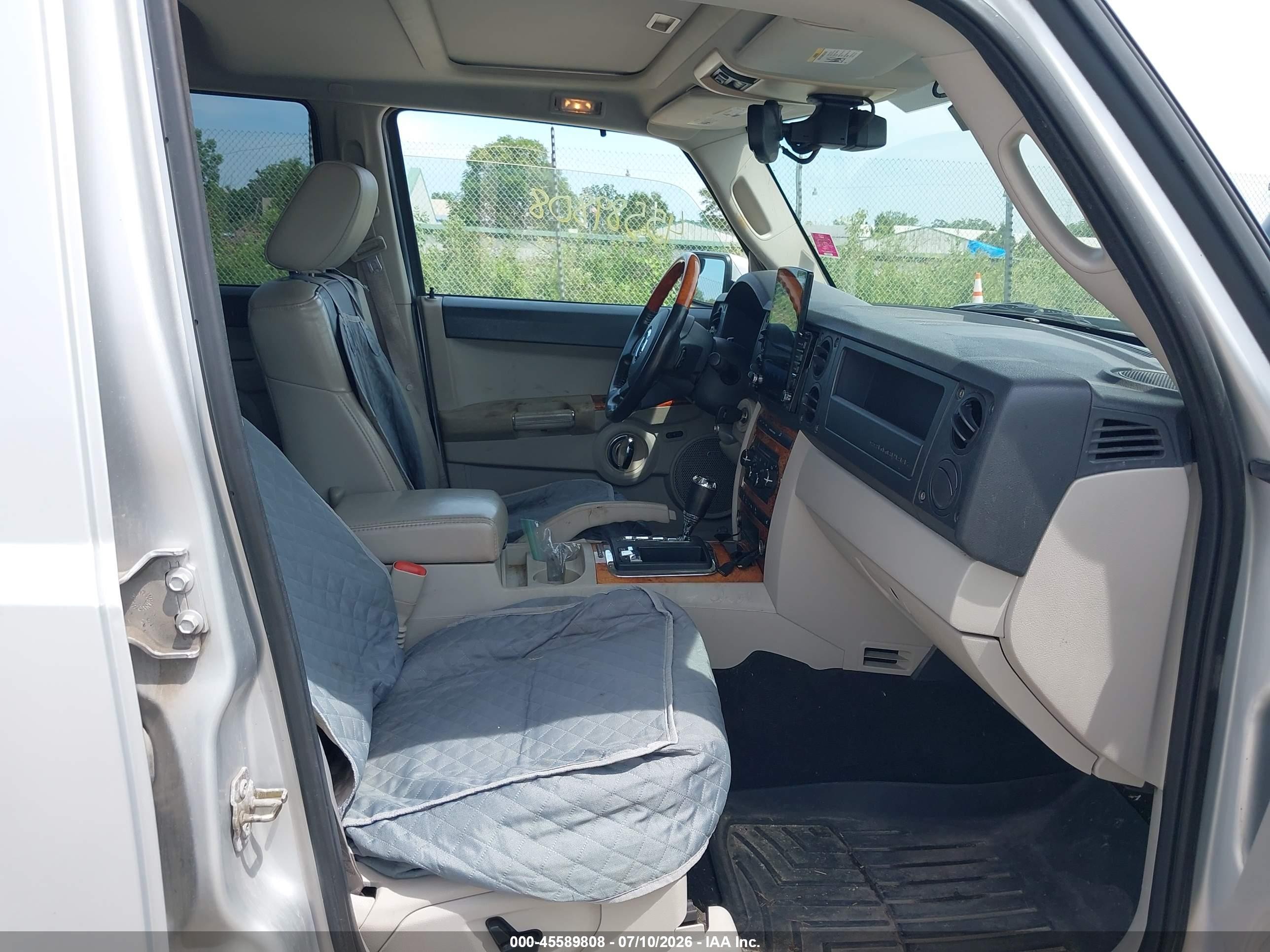 2007 Jeep Commander Overland Silver vin: 1J8HG68217C570324