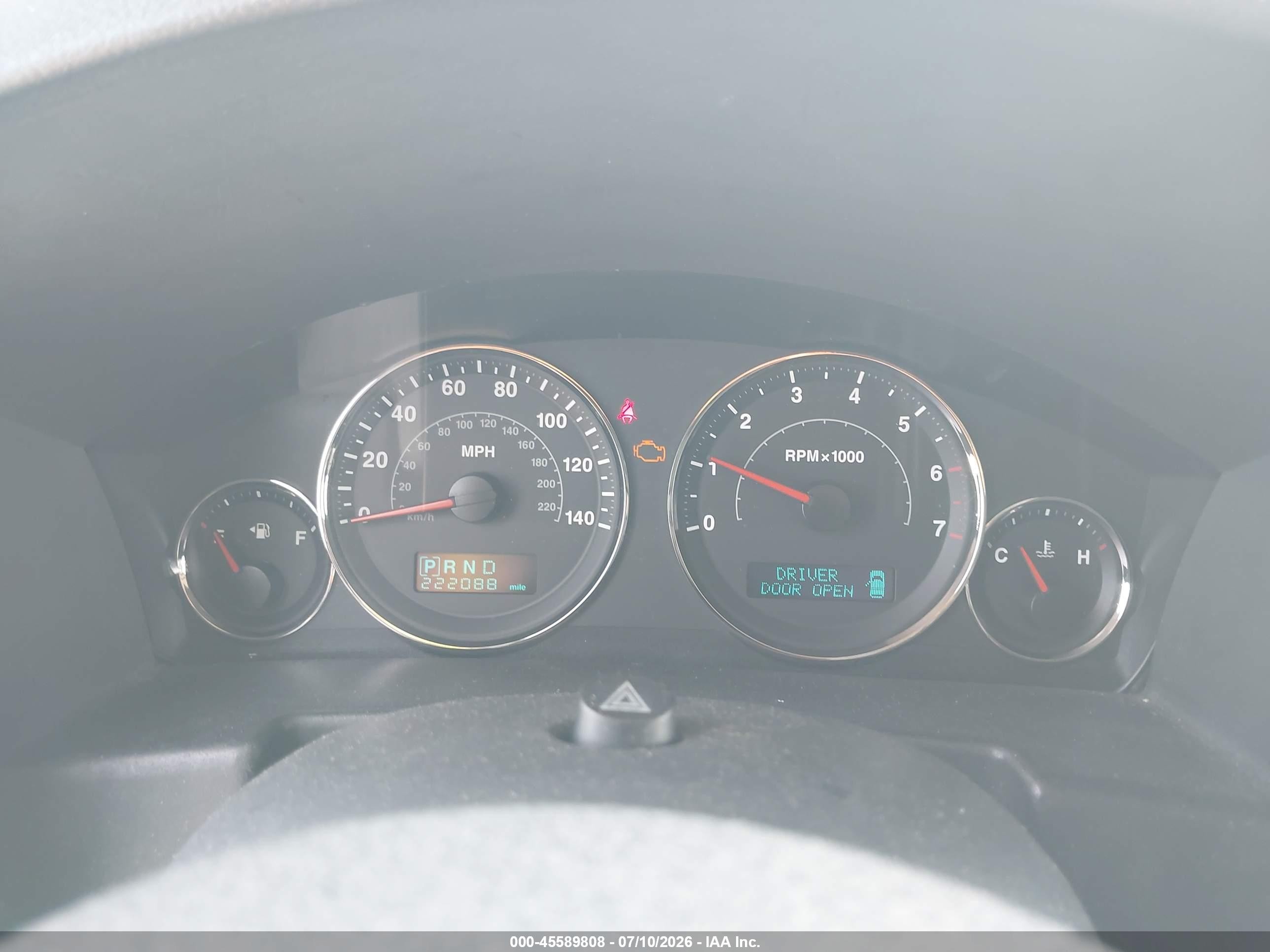 2007 Jeep Commander Overland Silver vin: 1J8HG68217C570324