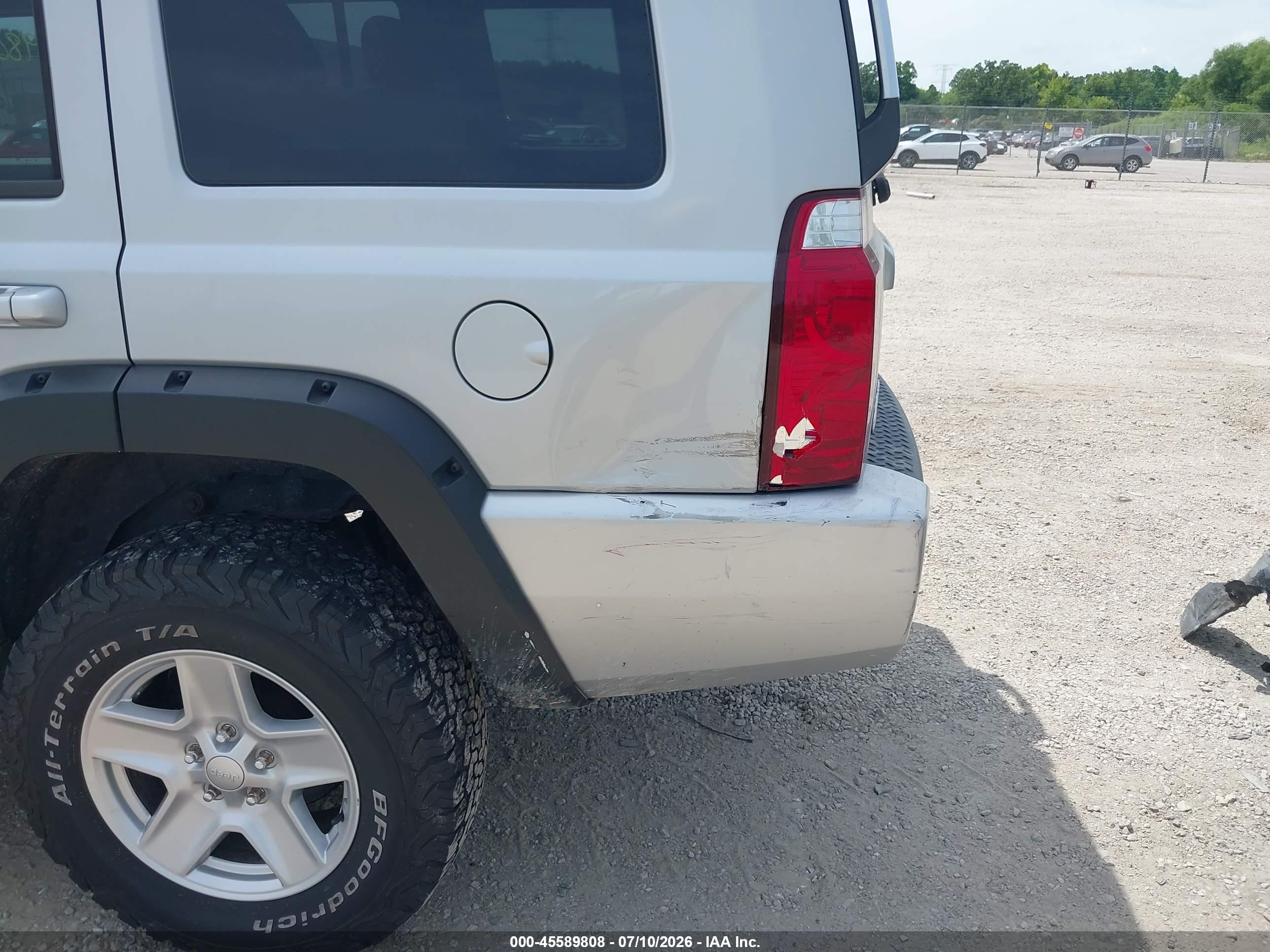 2007 Jeep Commander Overland Silver vin: 1J8HG68217C570324