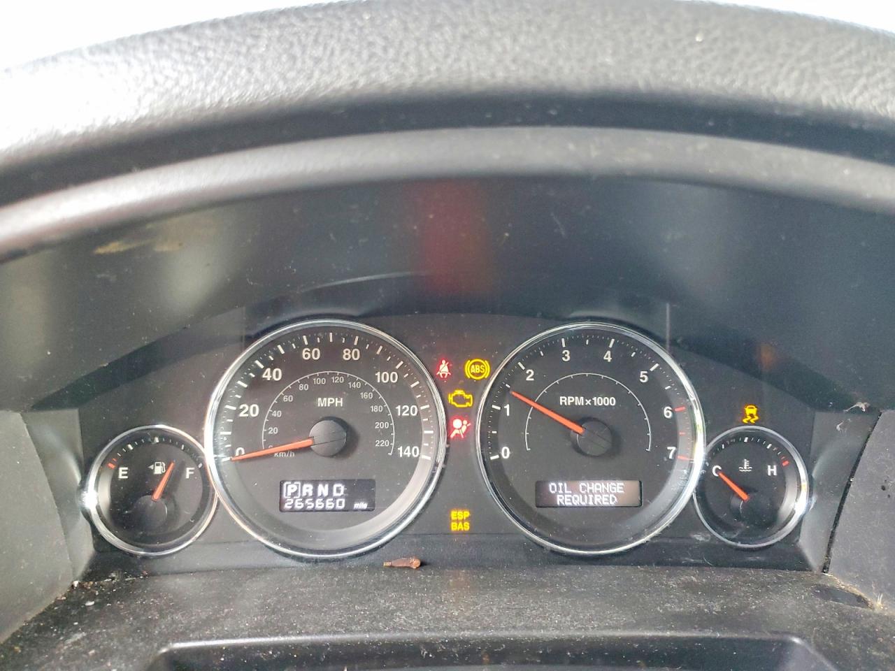 2008 Jeep Commander Sport Серый vin: 1J8HH48K08C144983