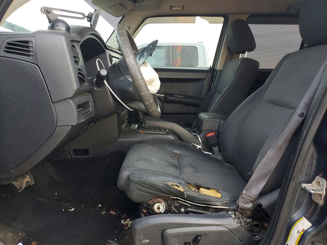2008 Jeep Commander Sport Серый vin: 1J8HH48K08C144983