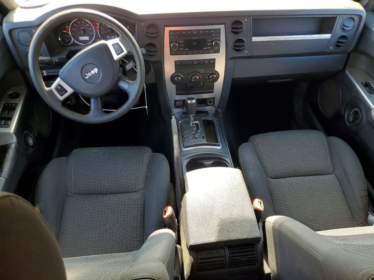 2008 Jeep Commander Sport Gray vin: 1J8HH48K18C125682
