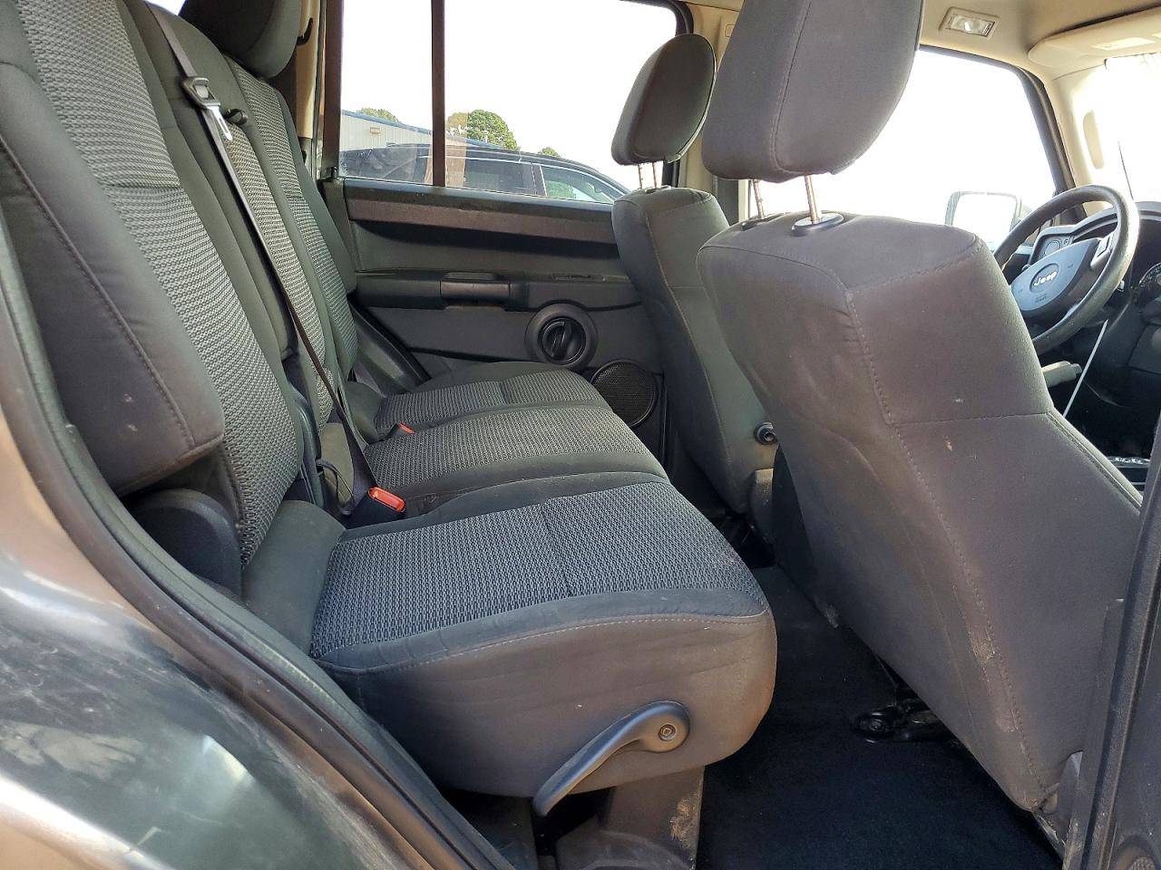 2008 Jeep Commander Sport Gray vin: 1J8HH48K18C125682