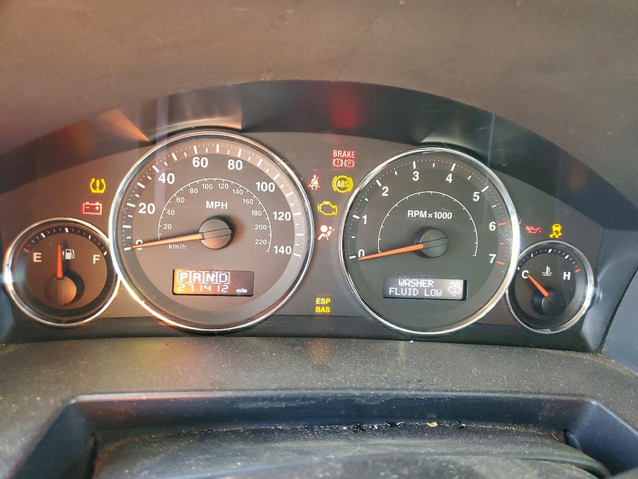 2008 Jeep Commander Sport Gray vin: 1J8HH48K18C125682