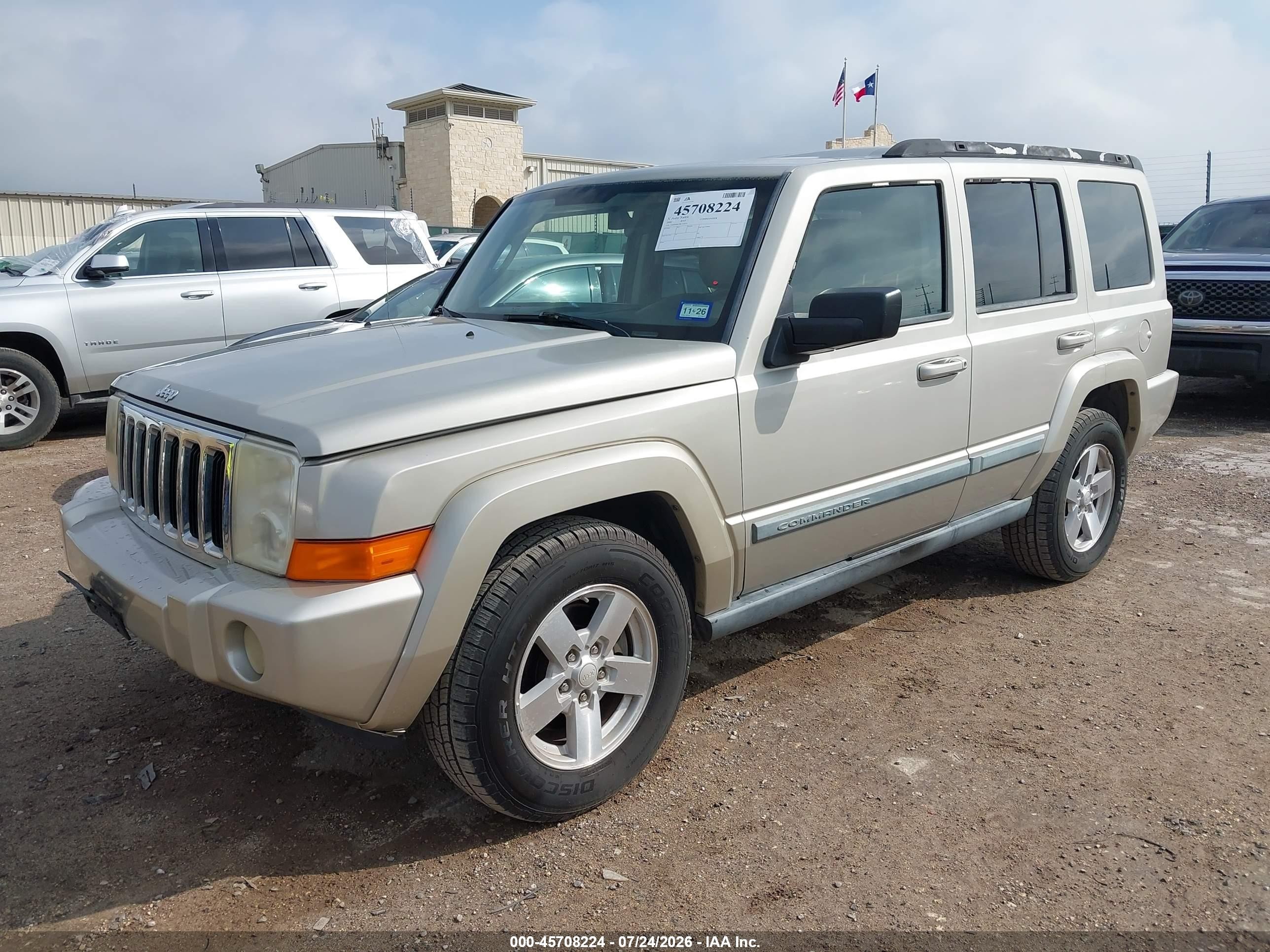 2008 Jeep Commander Sport Beige vin: 1J8HH48K28C155614