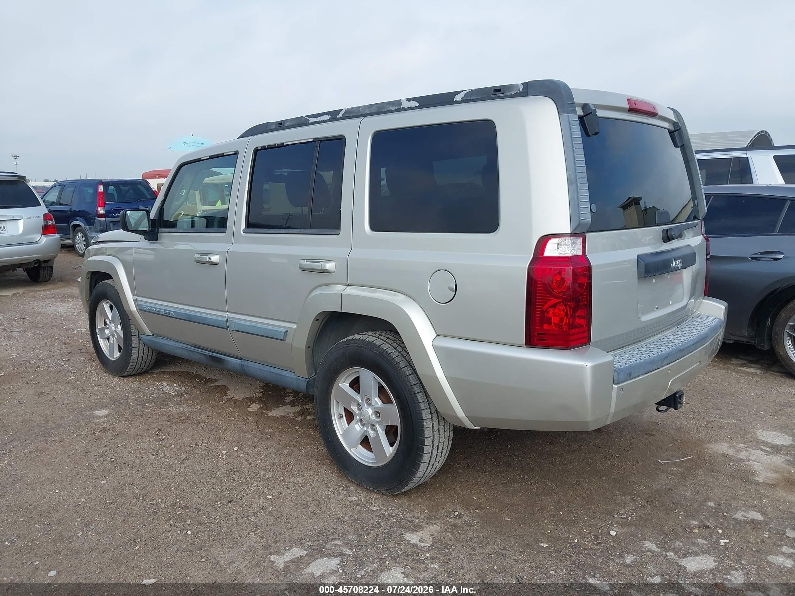 2008 Jeep Commander Sport Beige vin: 1J8HH48K28C155614