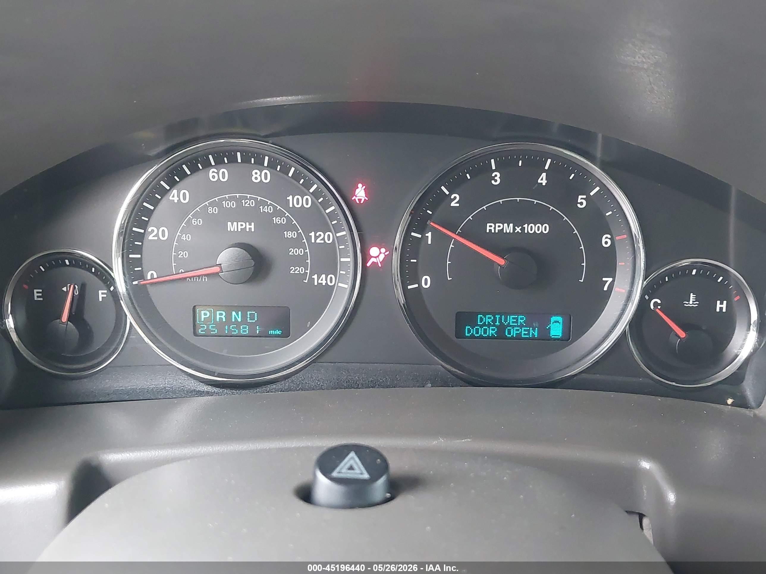 2006 Jeep Commander   Tan vin: 1J8HH48K46C291997