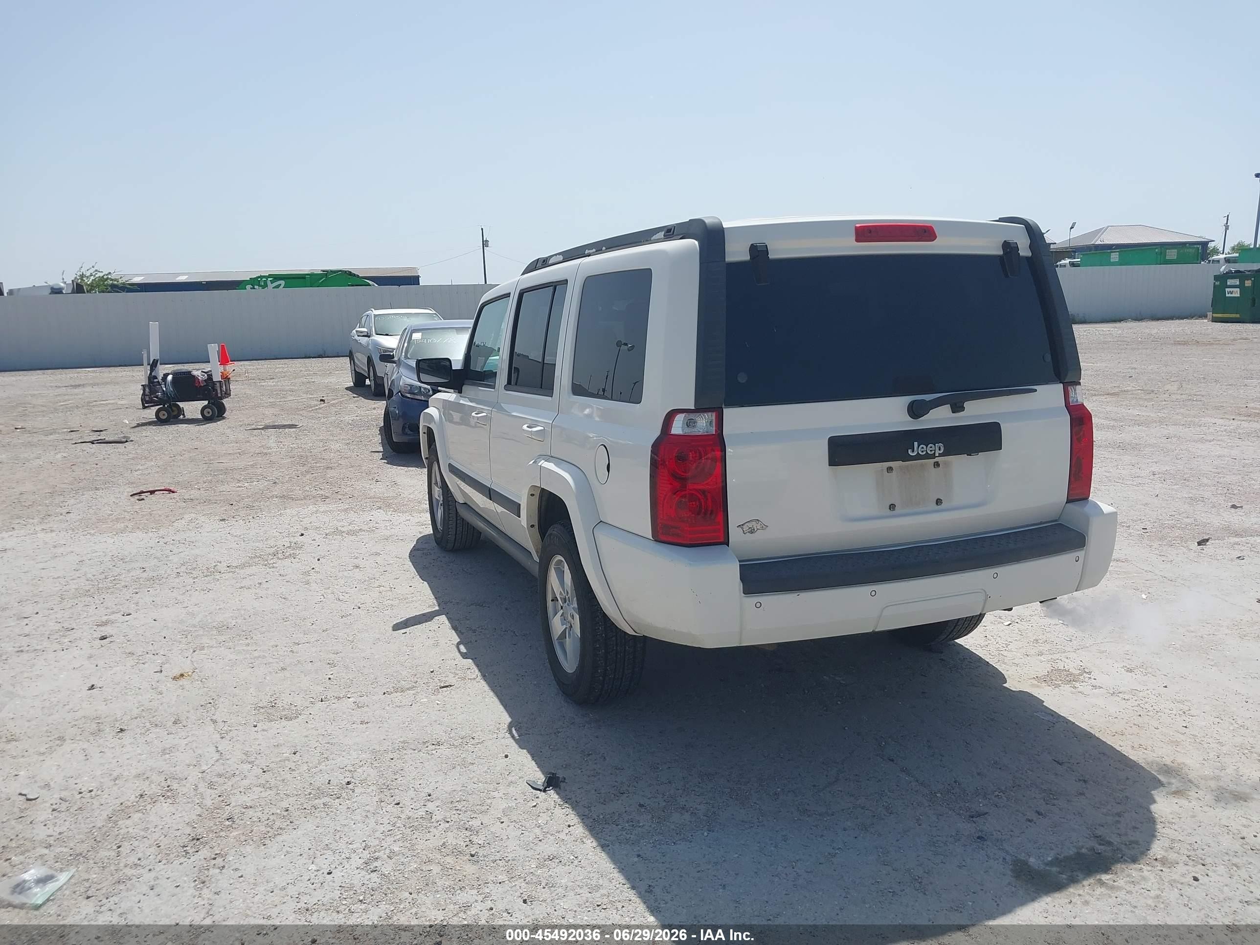 2007 Jeep Commander Sport Белый vin: 1J8HH48K57C630431