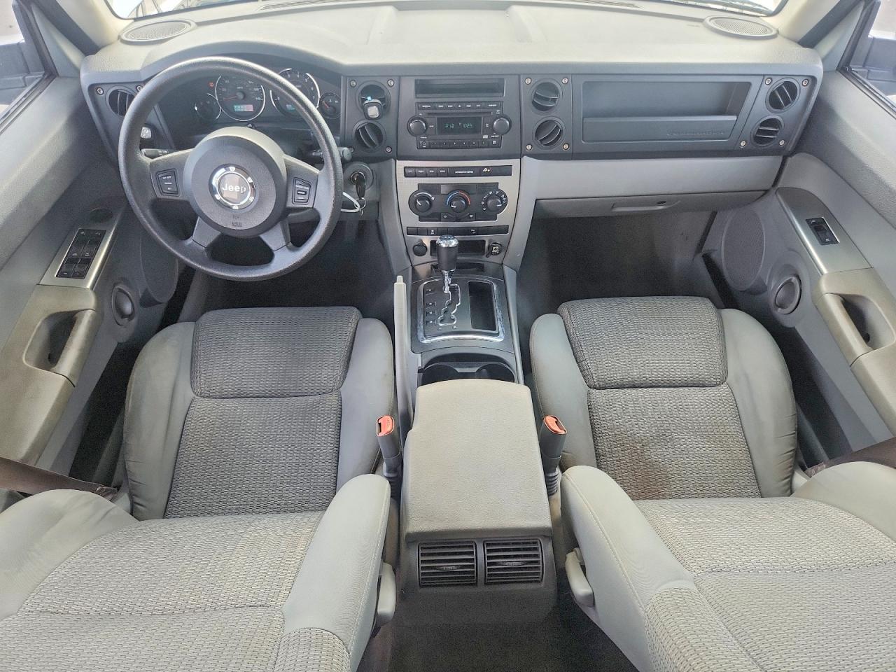 2006 Jeep Commander Серебряный vin: 1J8HH48K86C203470