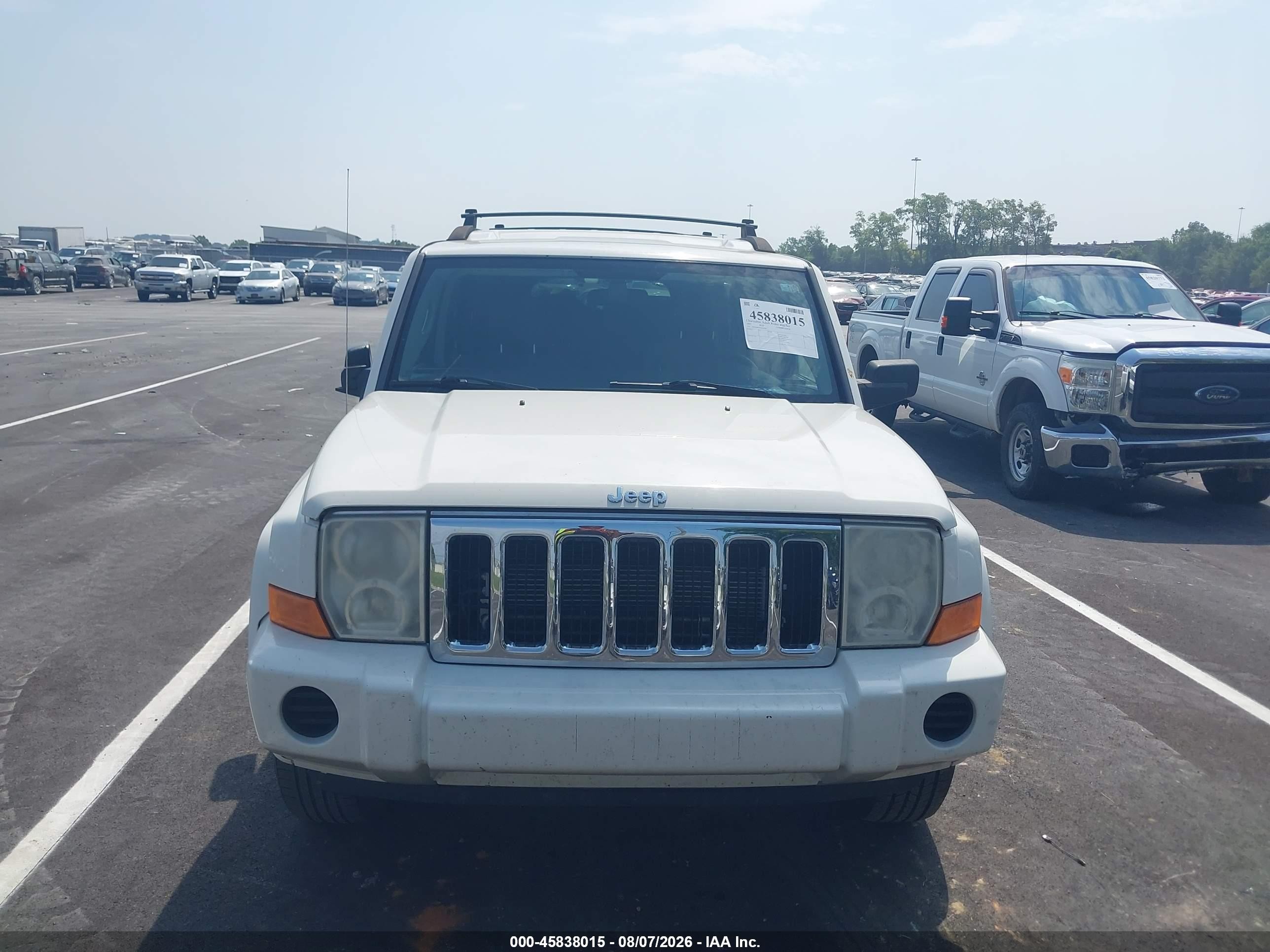 2007 Jeep Commander Sport White vin: 1J8HH48K87C695368