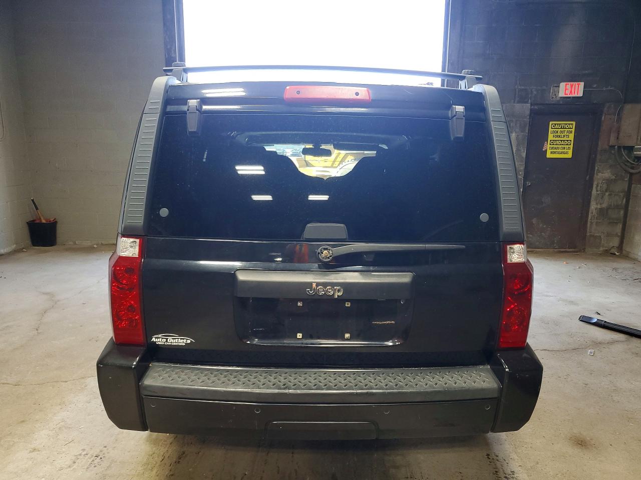2008 Jeep Commander Sport Black vin: 1J8HH48K88C112041