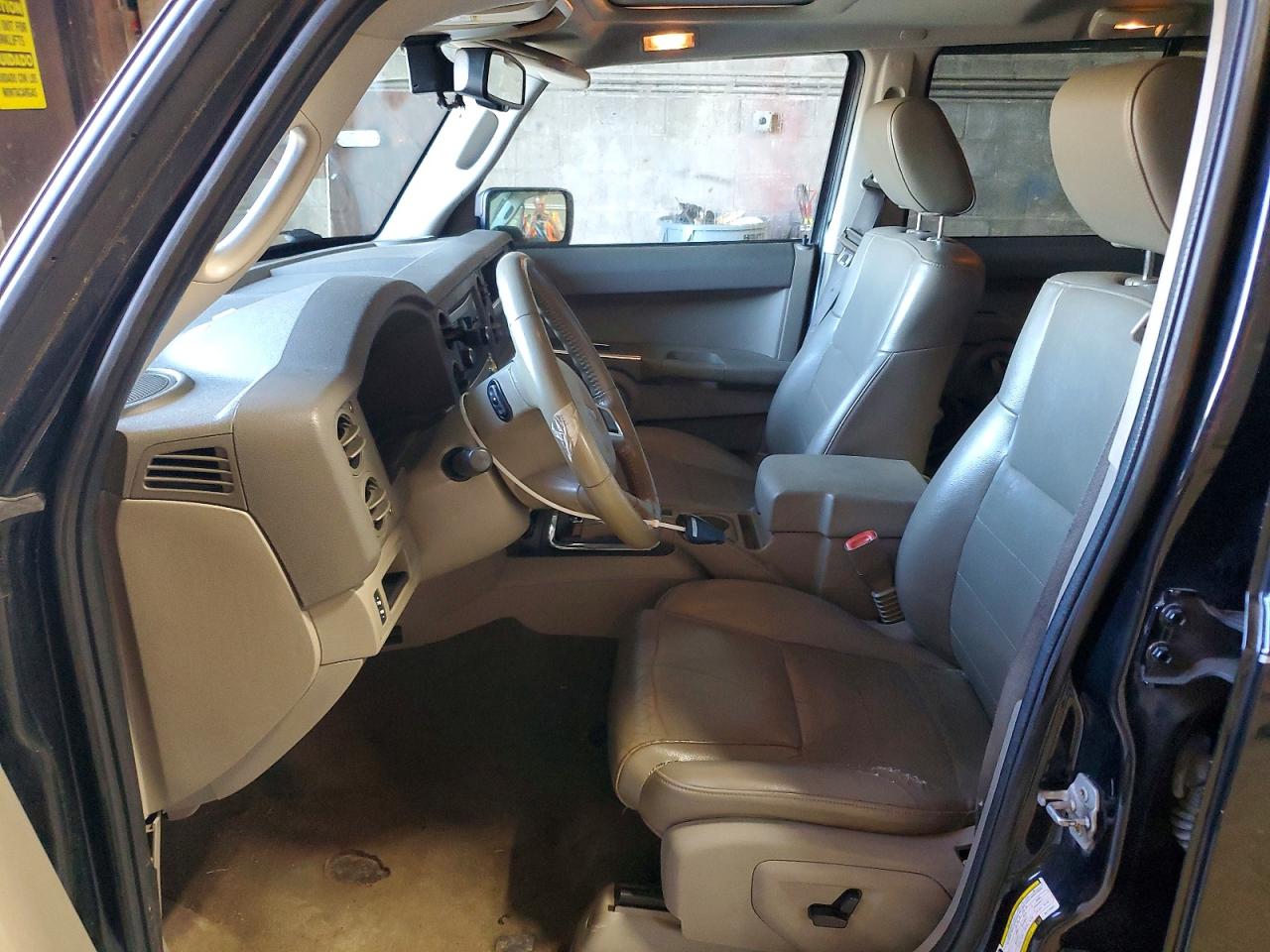 2008 Jeep Commander Sport Black vin: 1J8HH48K88C112041