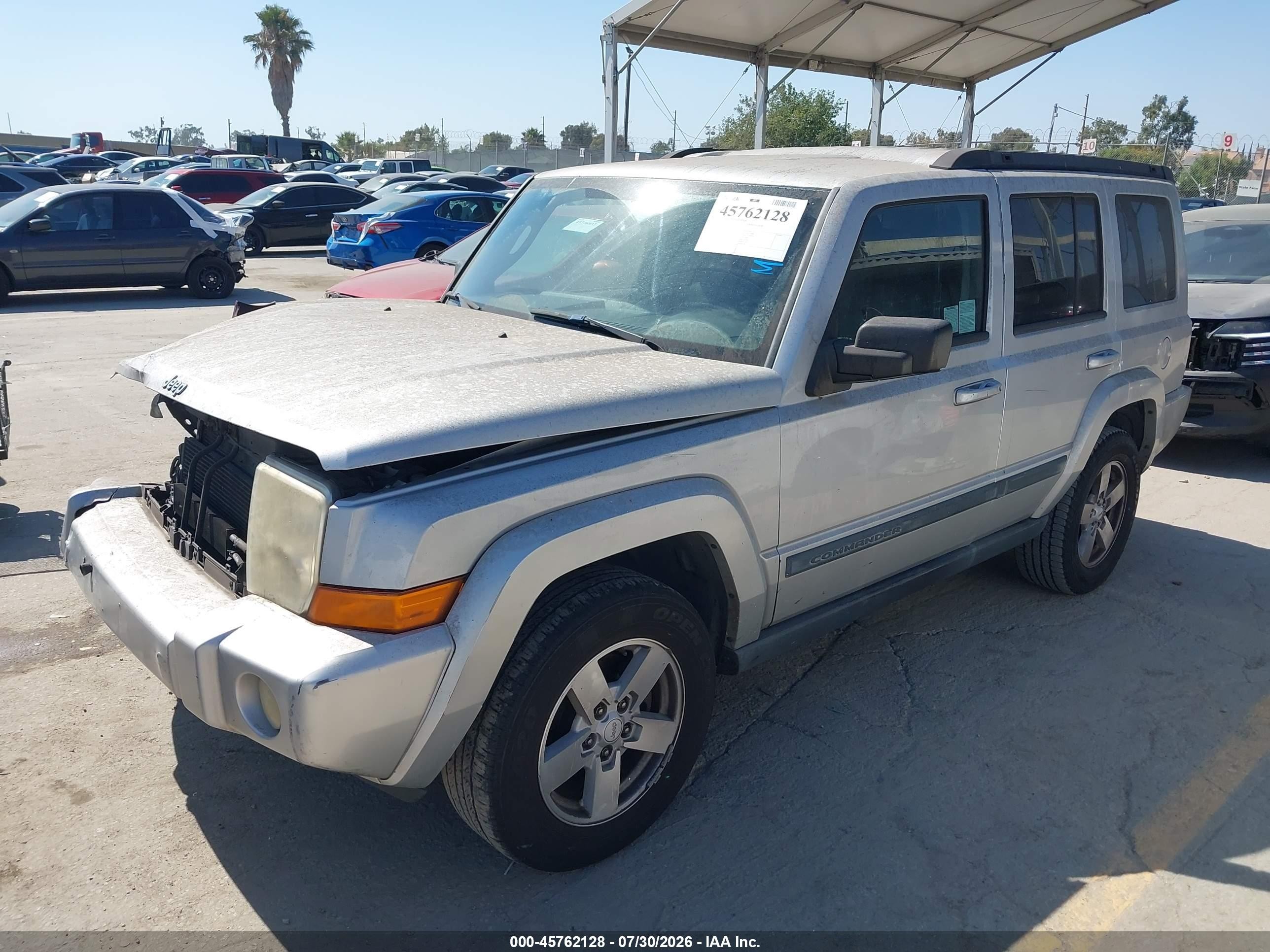 2008 Jeep Commander Sport Silver vin: 1J8HH48K88C205898