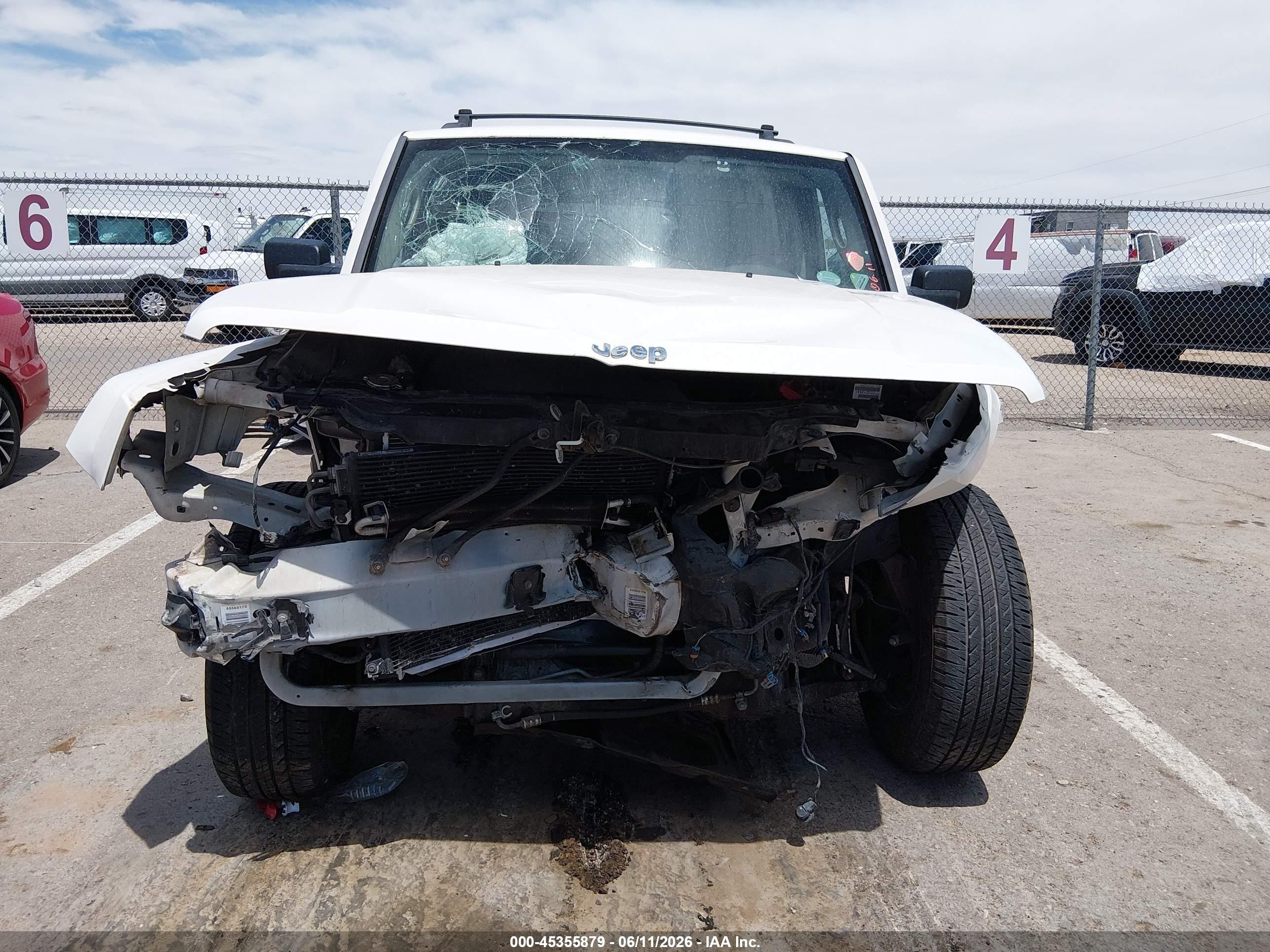 2007 Jeep Commander Sport White vin: 1J8HH48K97C655221