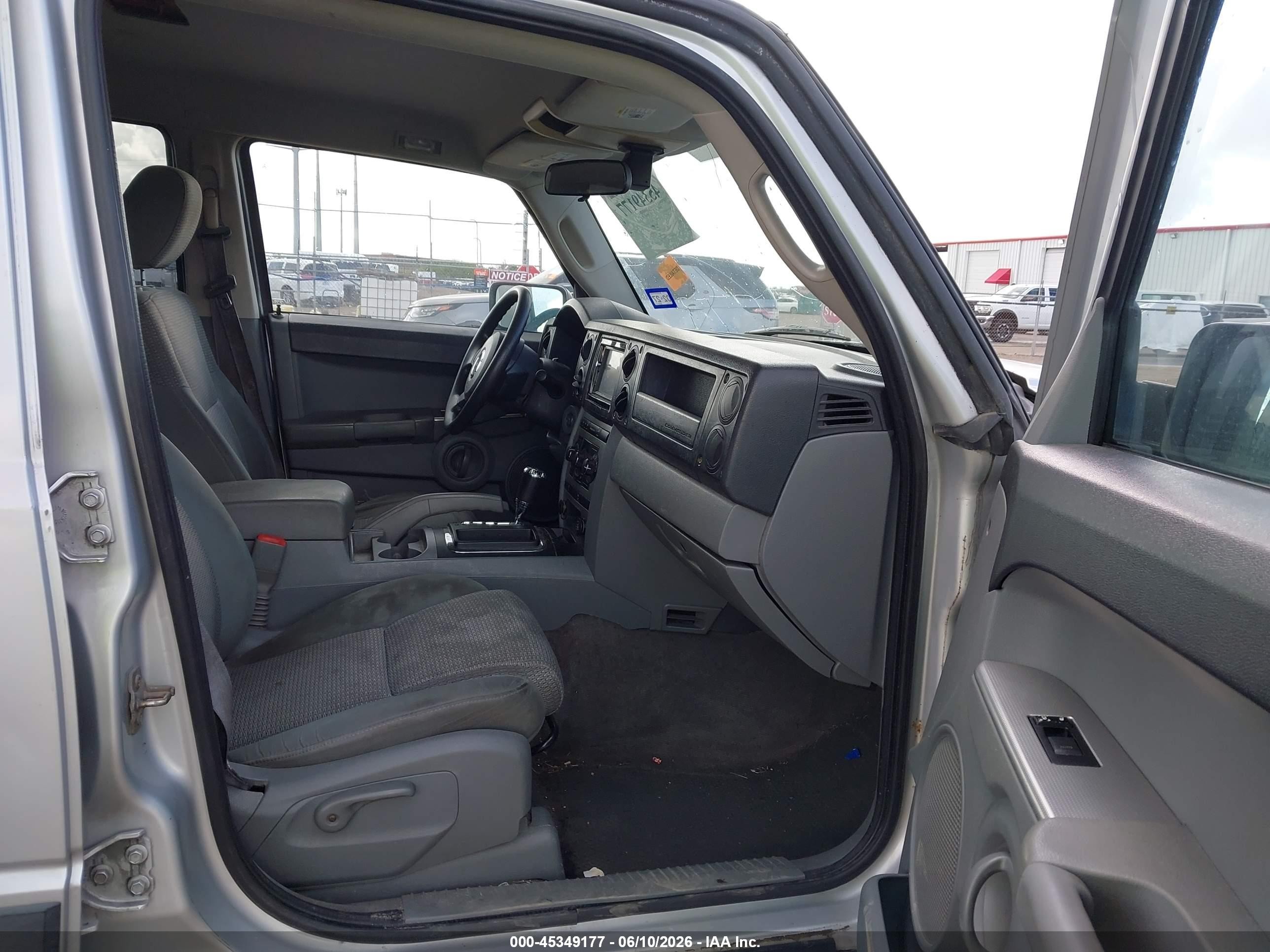 2007 Jeep Commander Sport Silver vin: 1J8HH48KX7C587415