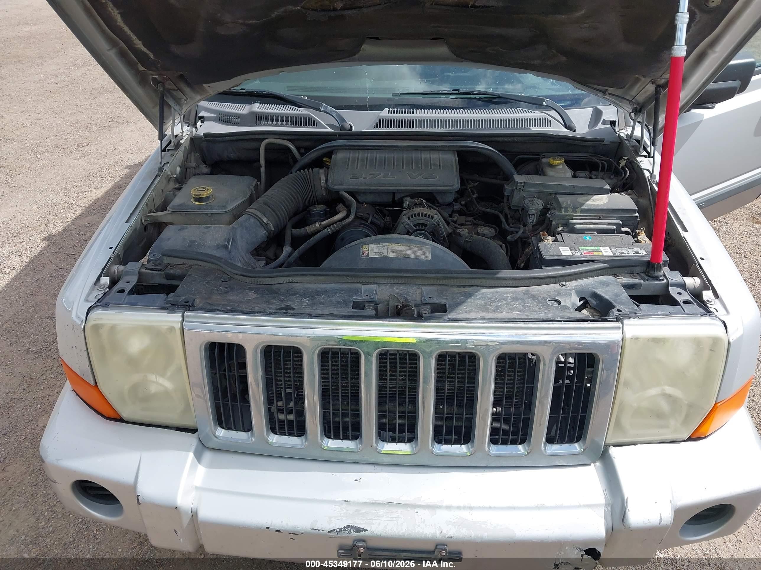 2007 Jeep Commander Sport Silver vin: 1J8HH48KX7C587415