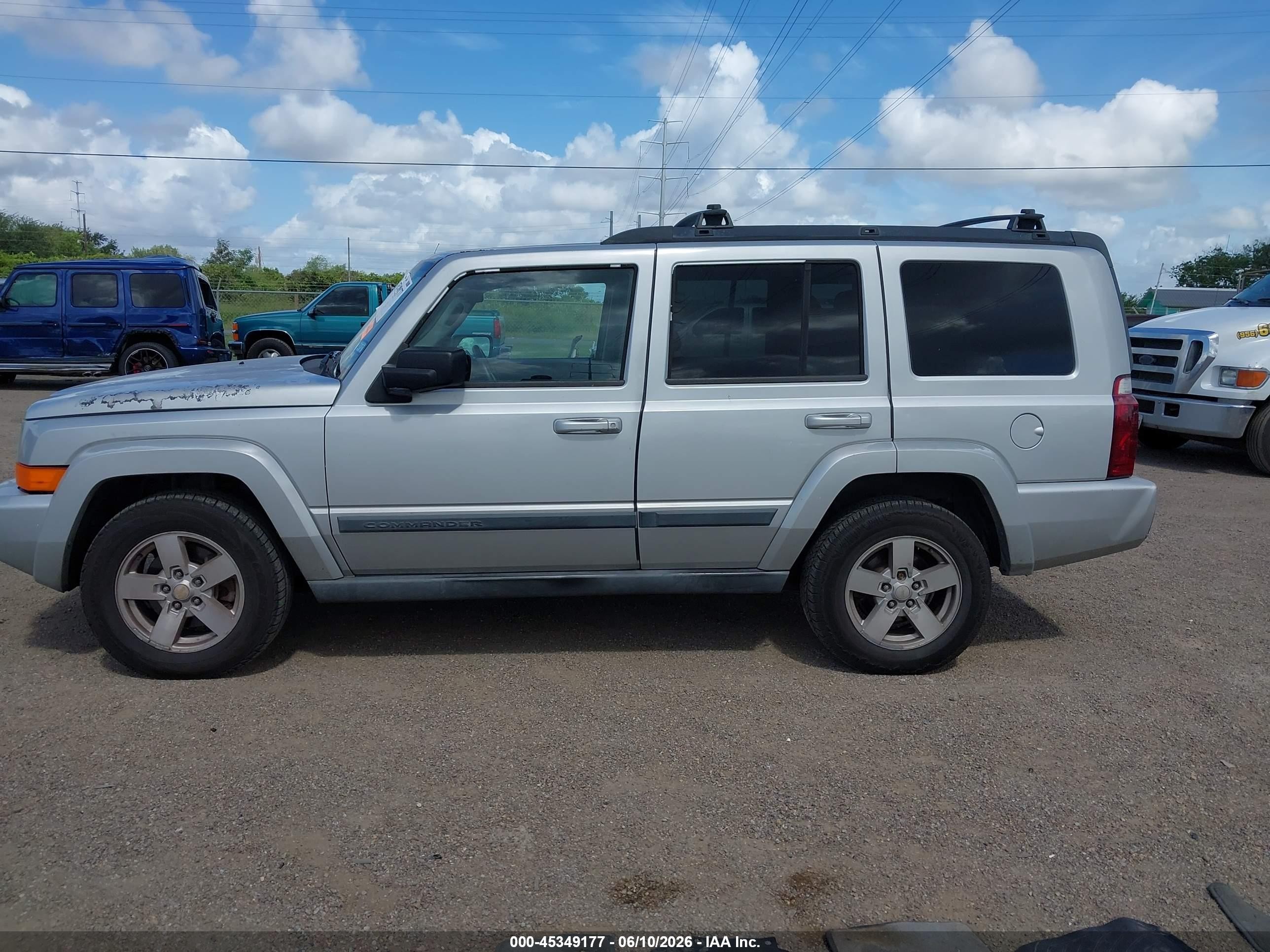2007 Jeep Commander Sport Silver vin: 1J8HH48KX7C587415