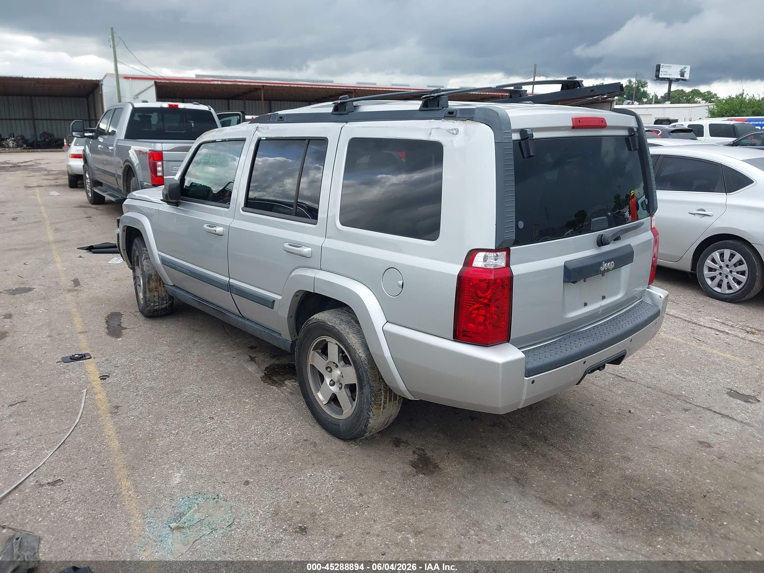 2009 Jeep Commander Sport Silver vin: 1J8HH48KX9C516007